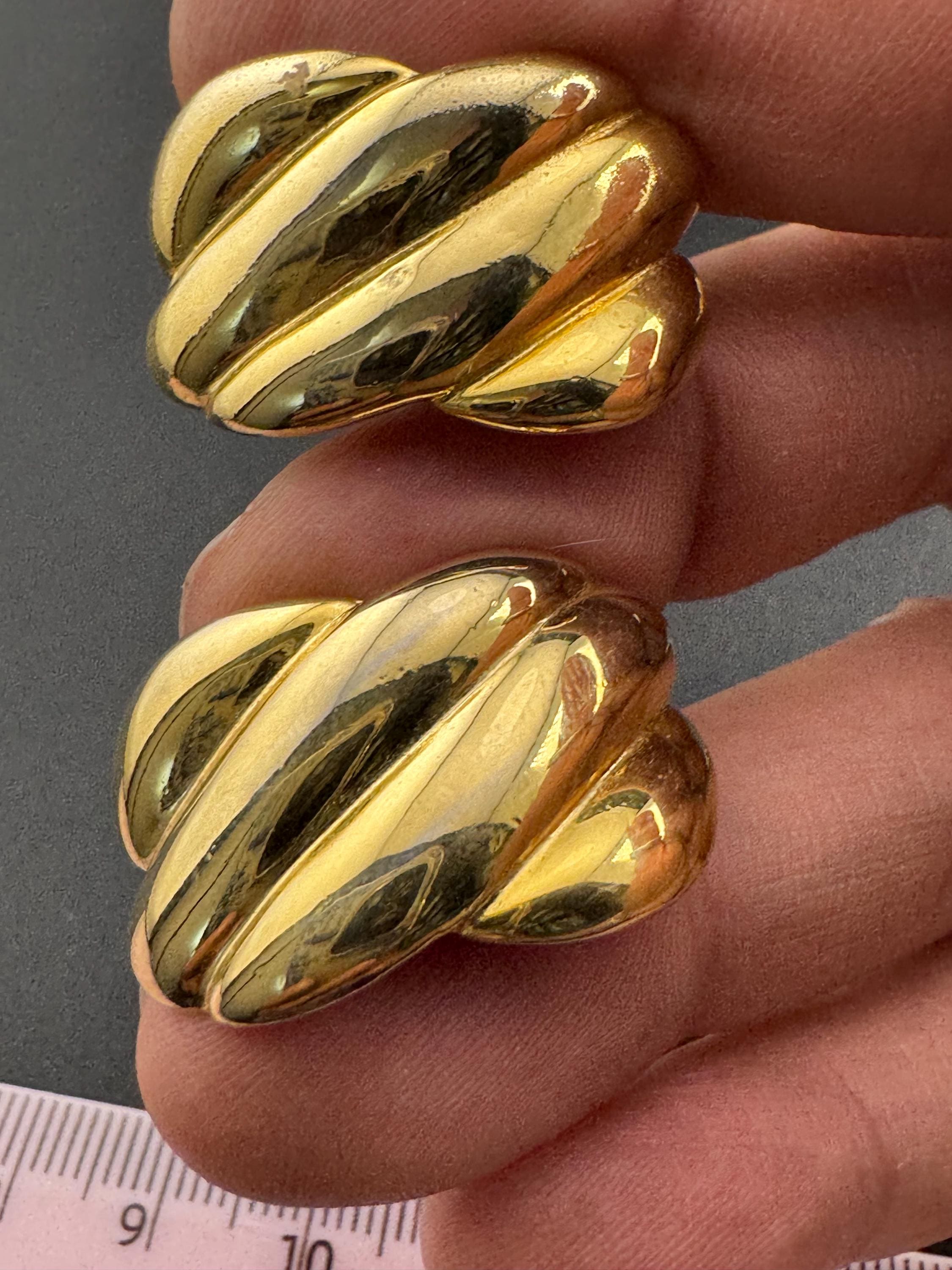 Classic 1980s rectangular clip on earrings retro gold tone studs 80s