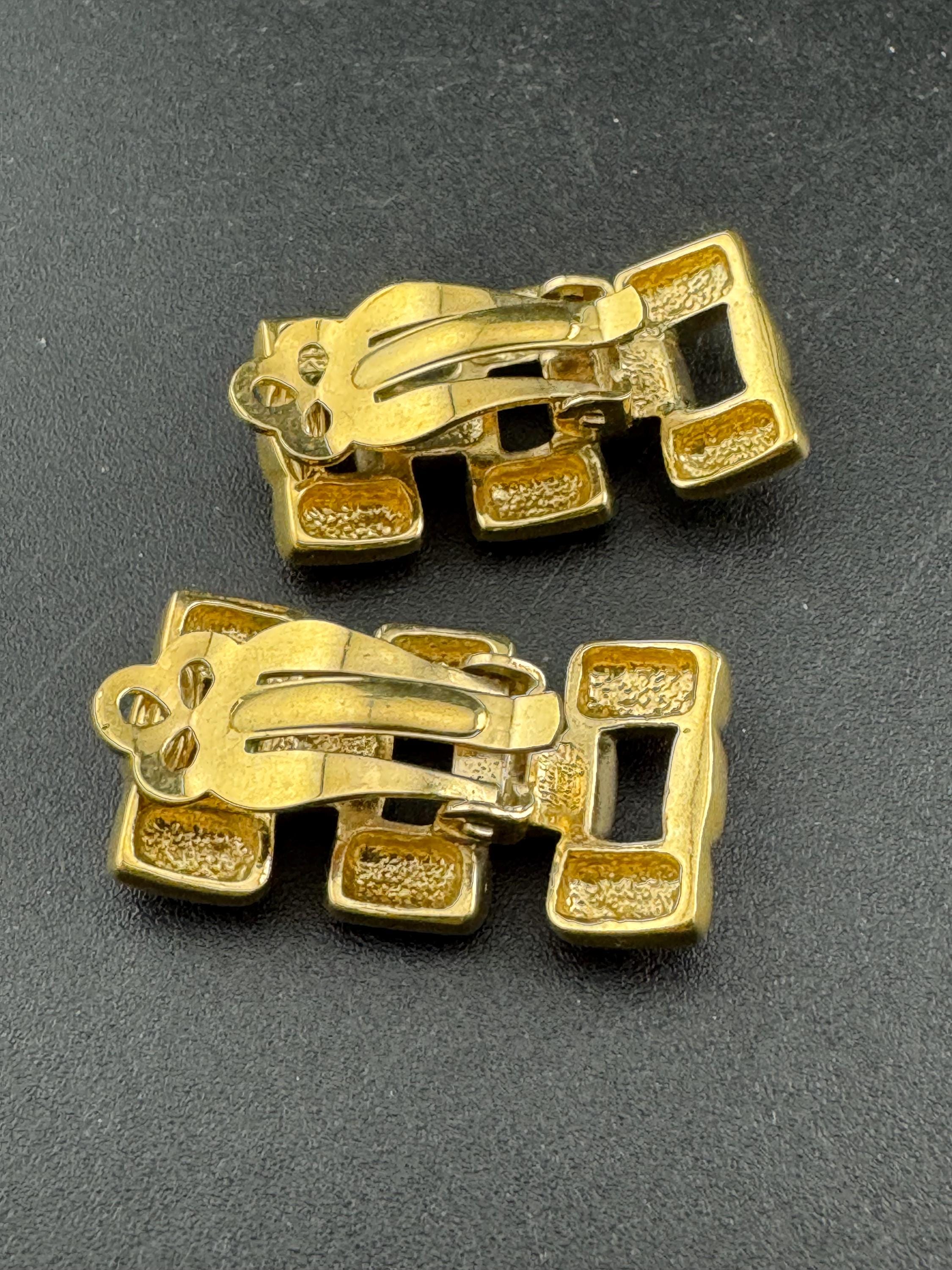Vintage Gold Tone 1980s panther brick Chain Link drop earrings with clear diamanté clip on earrings