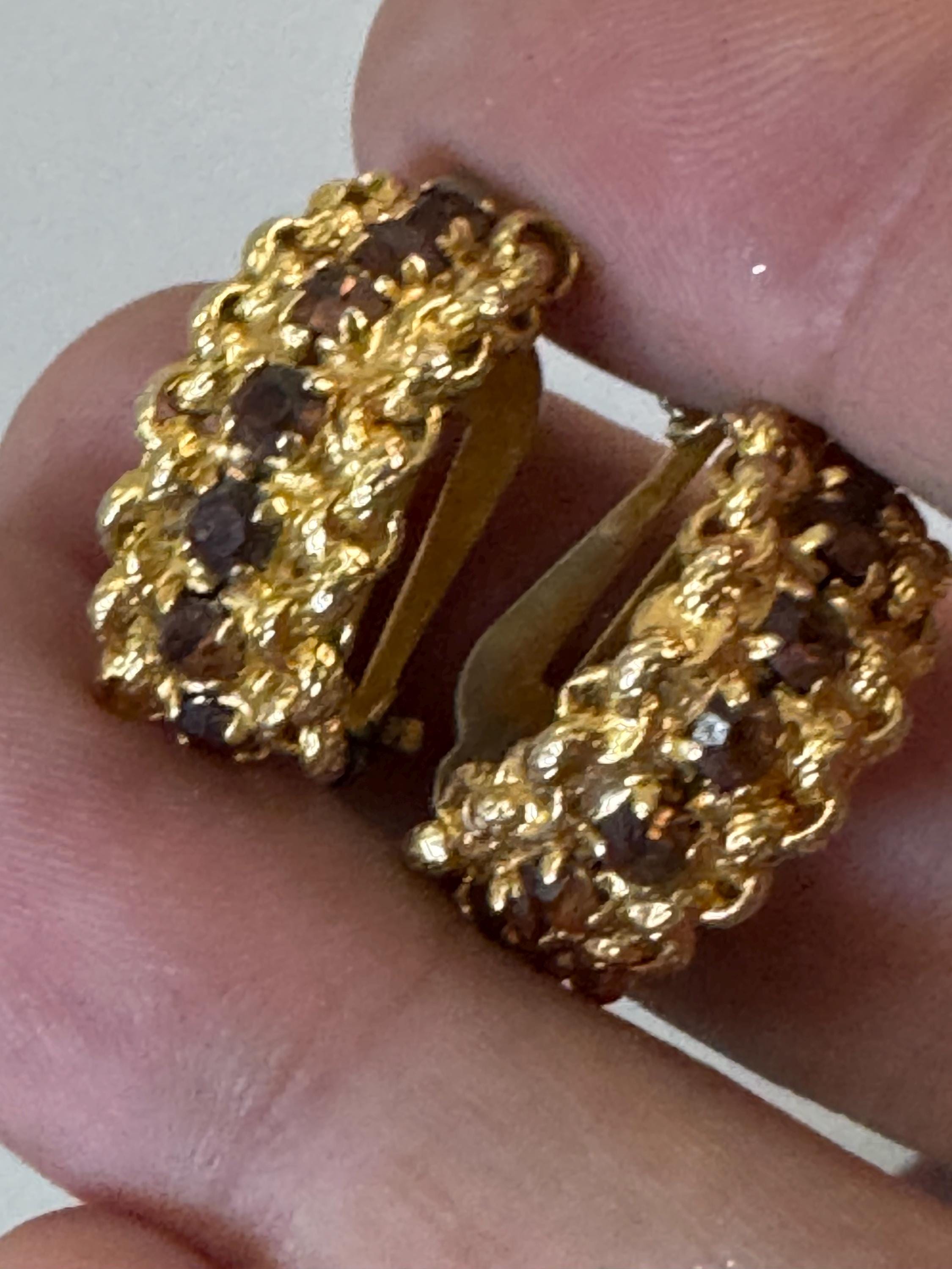 Vintage 1960s brown cognac glass gold tone half hoop mesh 2cm hoop clip On Earrings