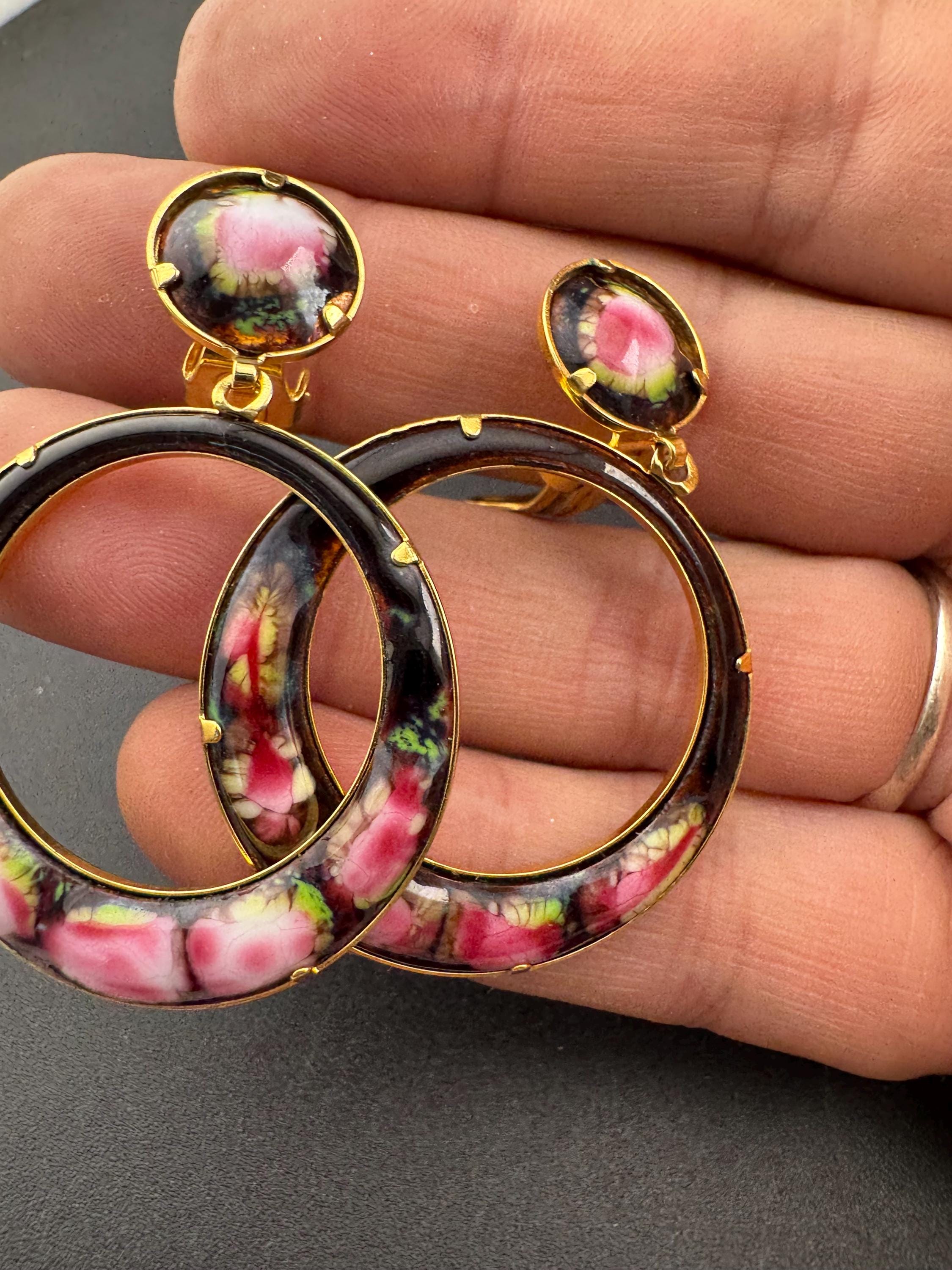 Vintage 1980s black enamel pink floral gold tone big loop clip on earrings
