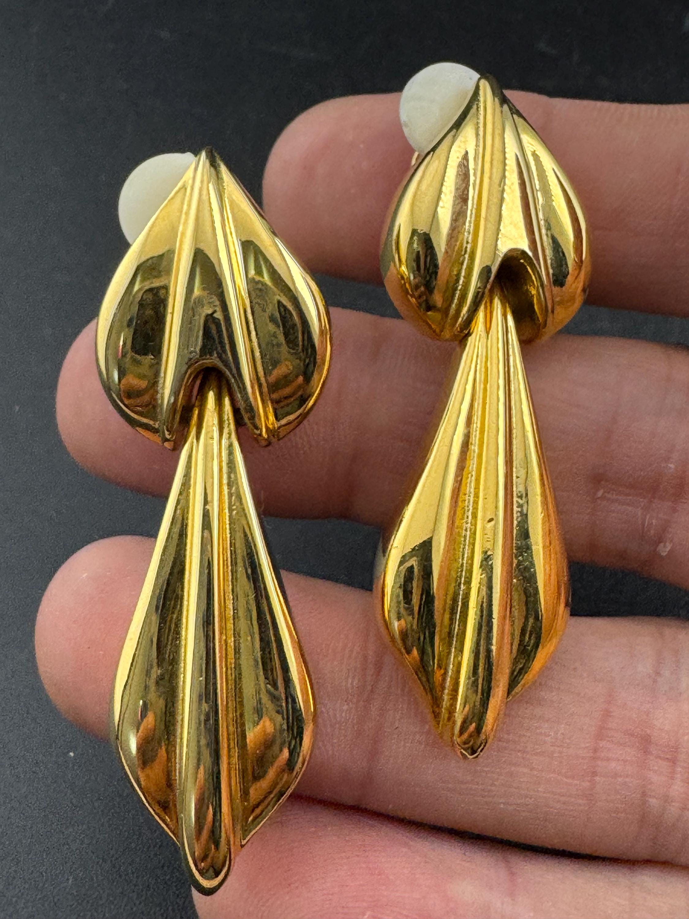 Vintage 80s high gloss slim gold tone door knocker dangly clip on earrings