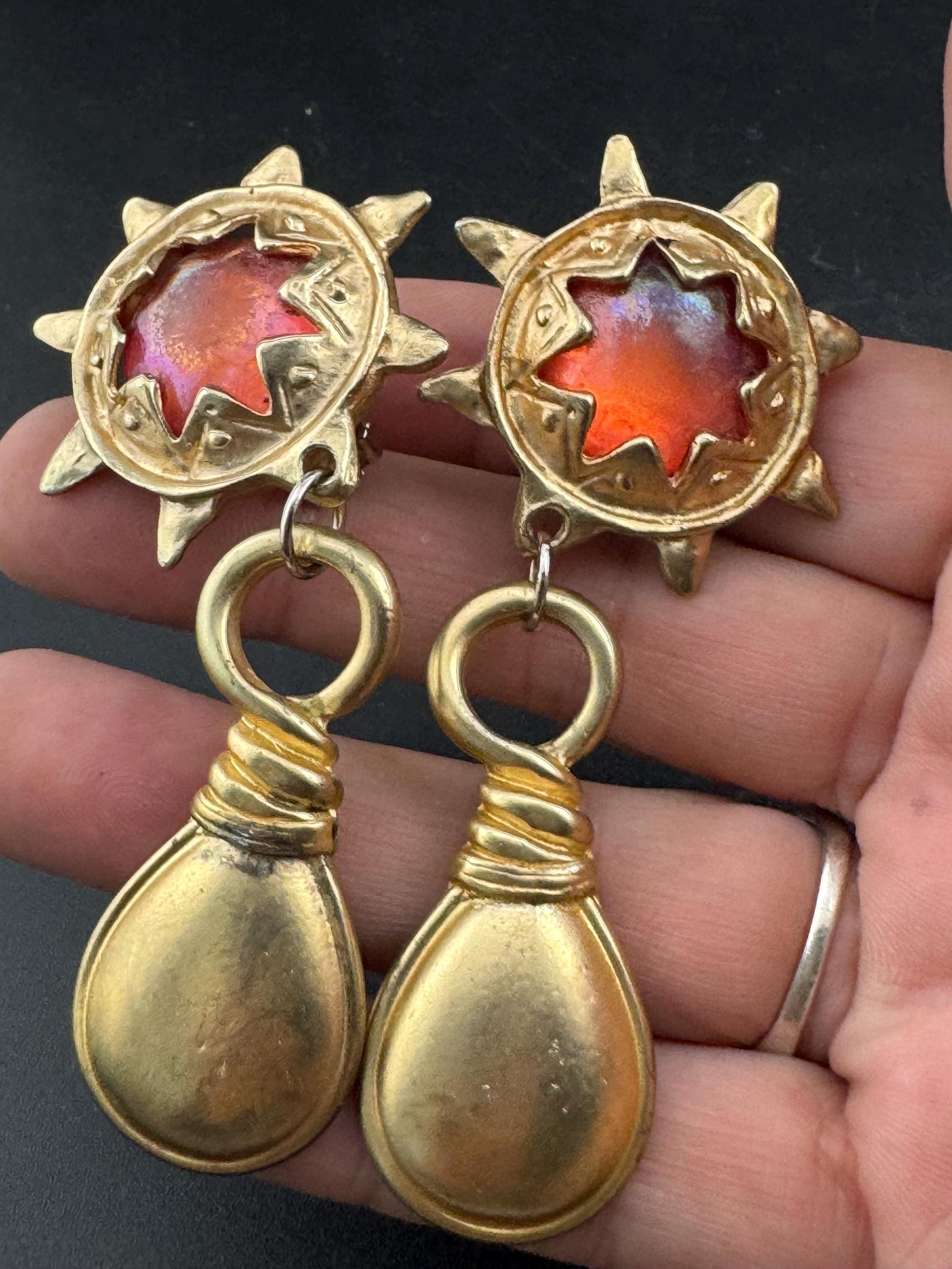 XL Large matt gold tone dangly clip on SUN teardrop Earrings quth central orange cabochon