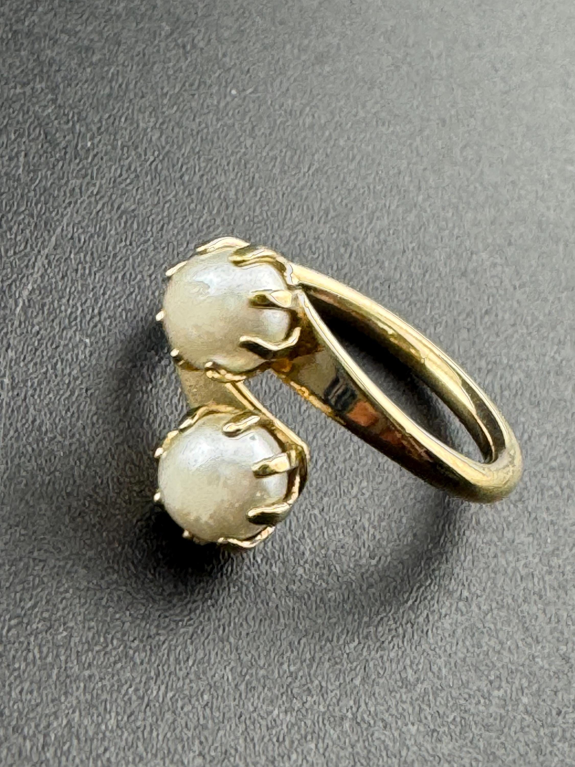 Sarah Coventry gold tone double faux pearl cocktail ring size M