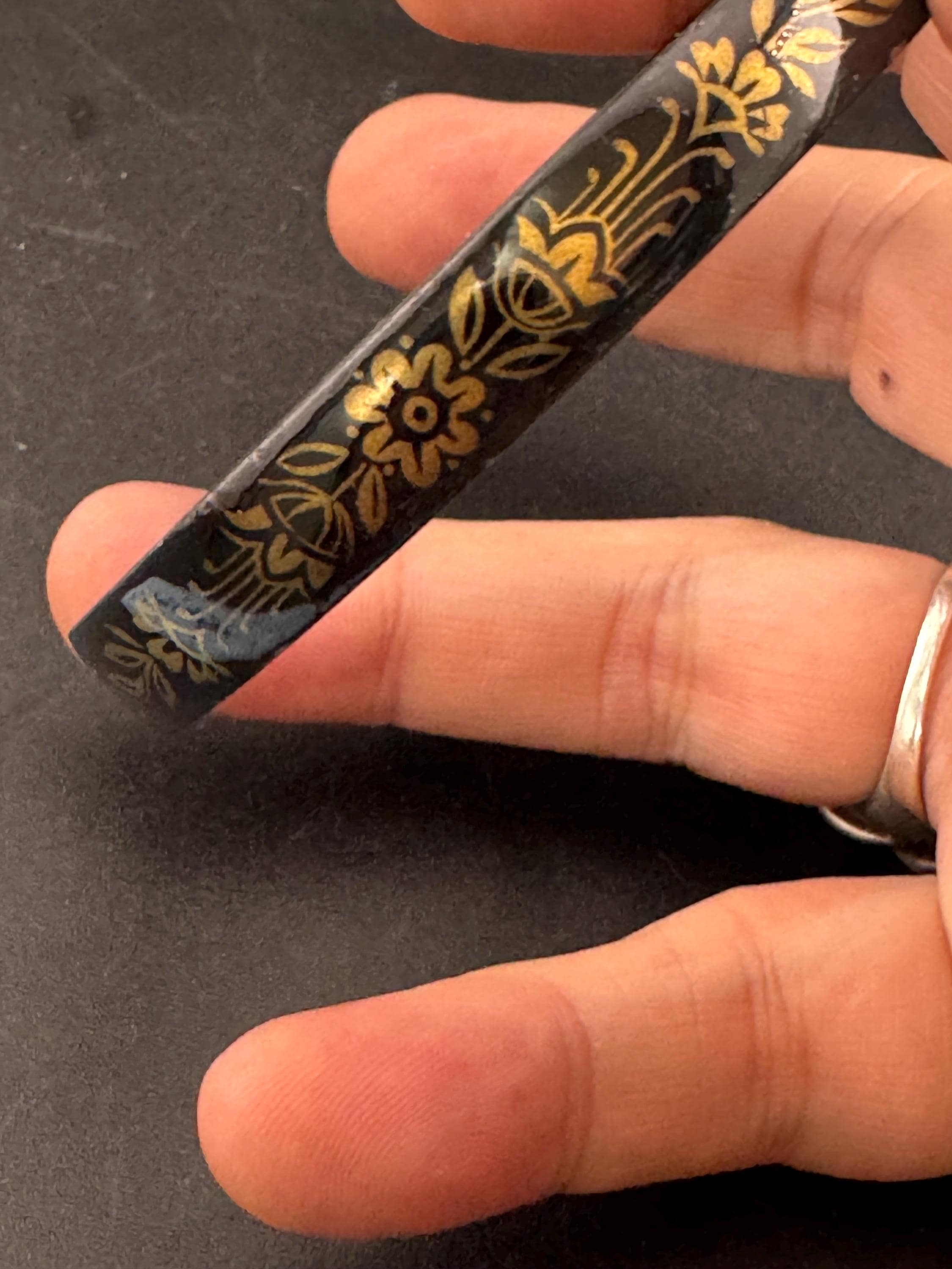 Vintage unsigned black and gold enamel floral bangle art nouveau style slim 8mm