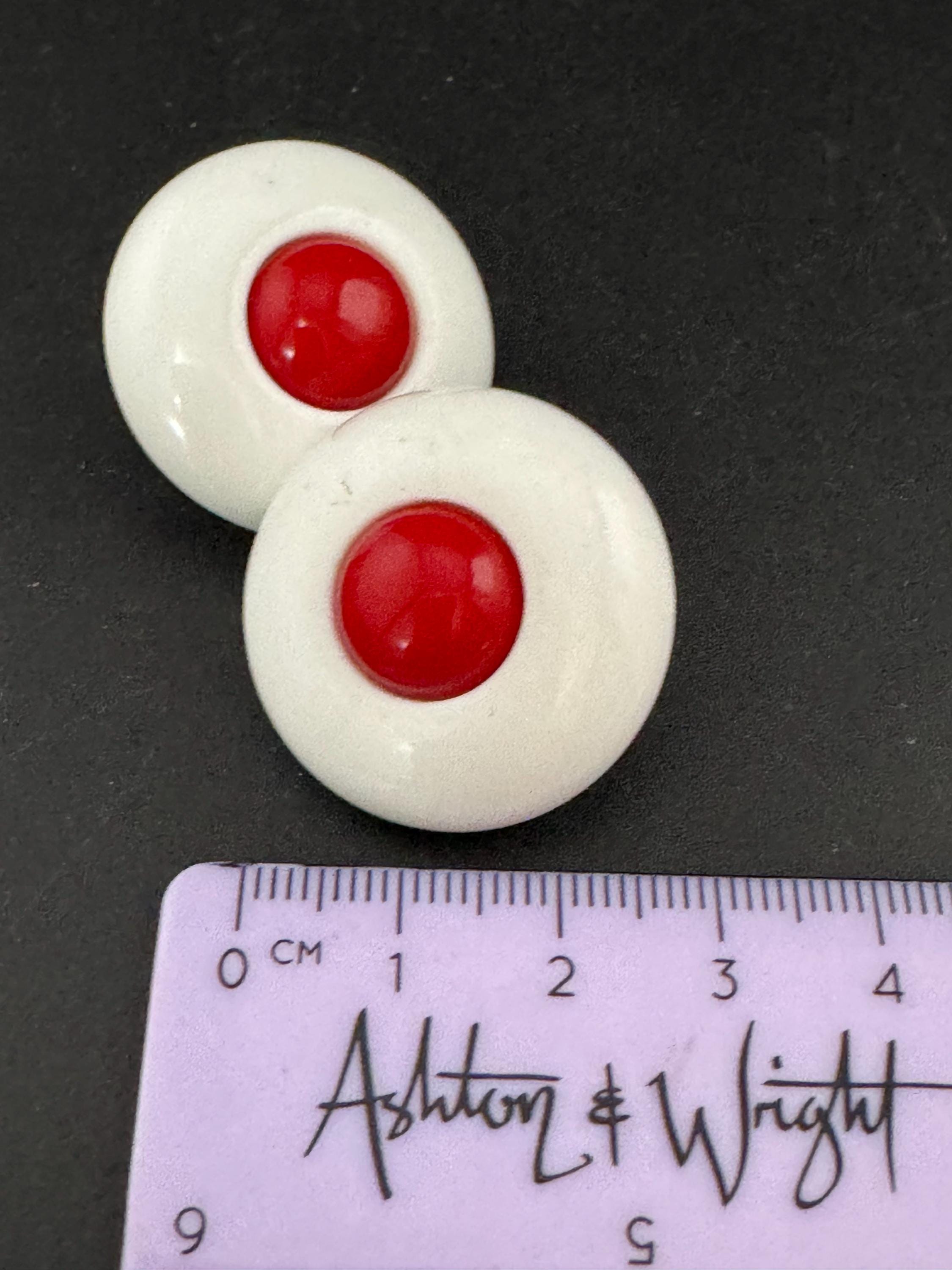 vintage 2.5cm red and white round textured plastic button disc domed stud clip on earrings