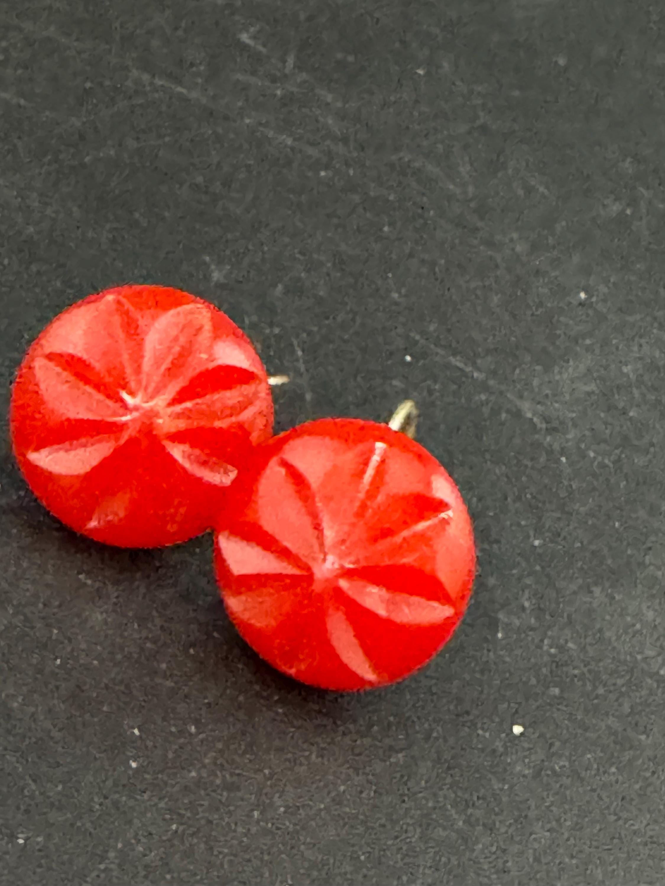 vintage 2cm red textured plastic button disc domed stud clip on earrings, screw back fittings