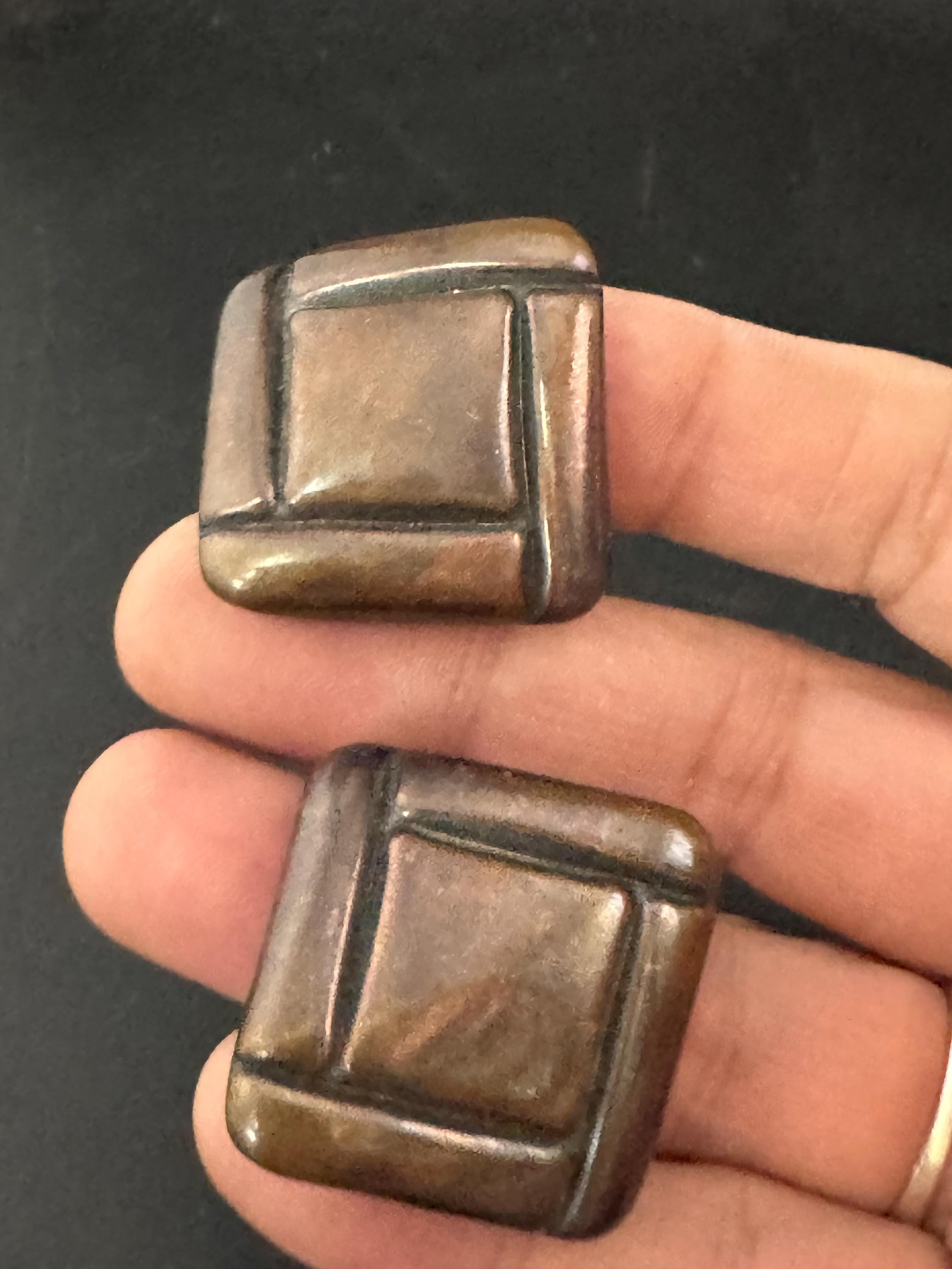vintage 3.5cm warm brown plastic square stud clip on earrings