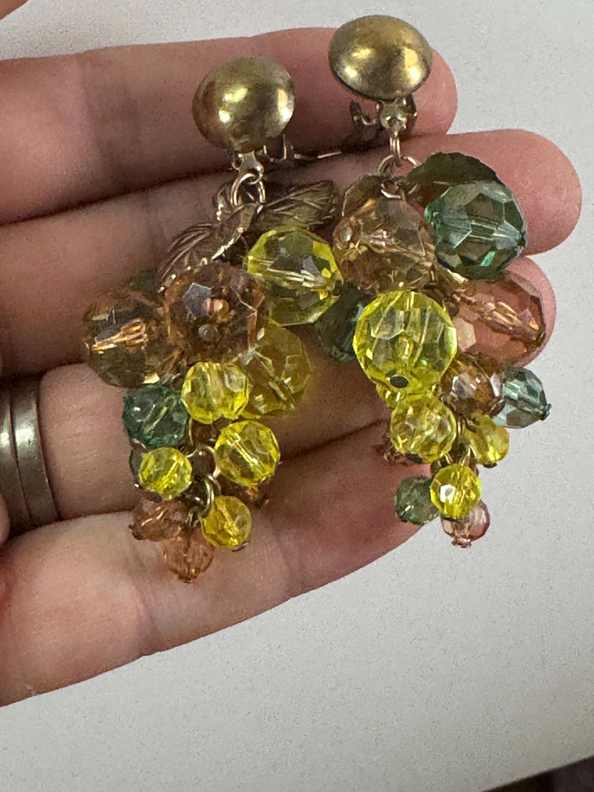 Vintage yellow green faceted cut plastic beaded dangly chandelier drop clip on earrings