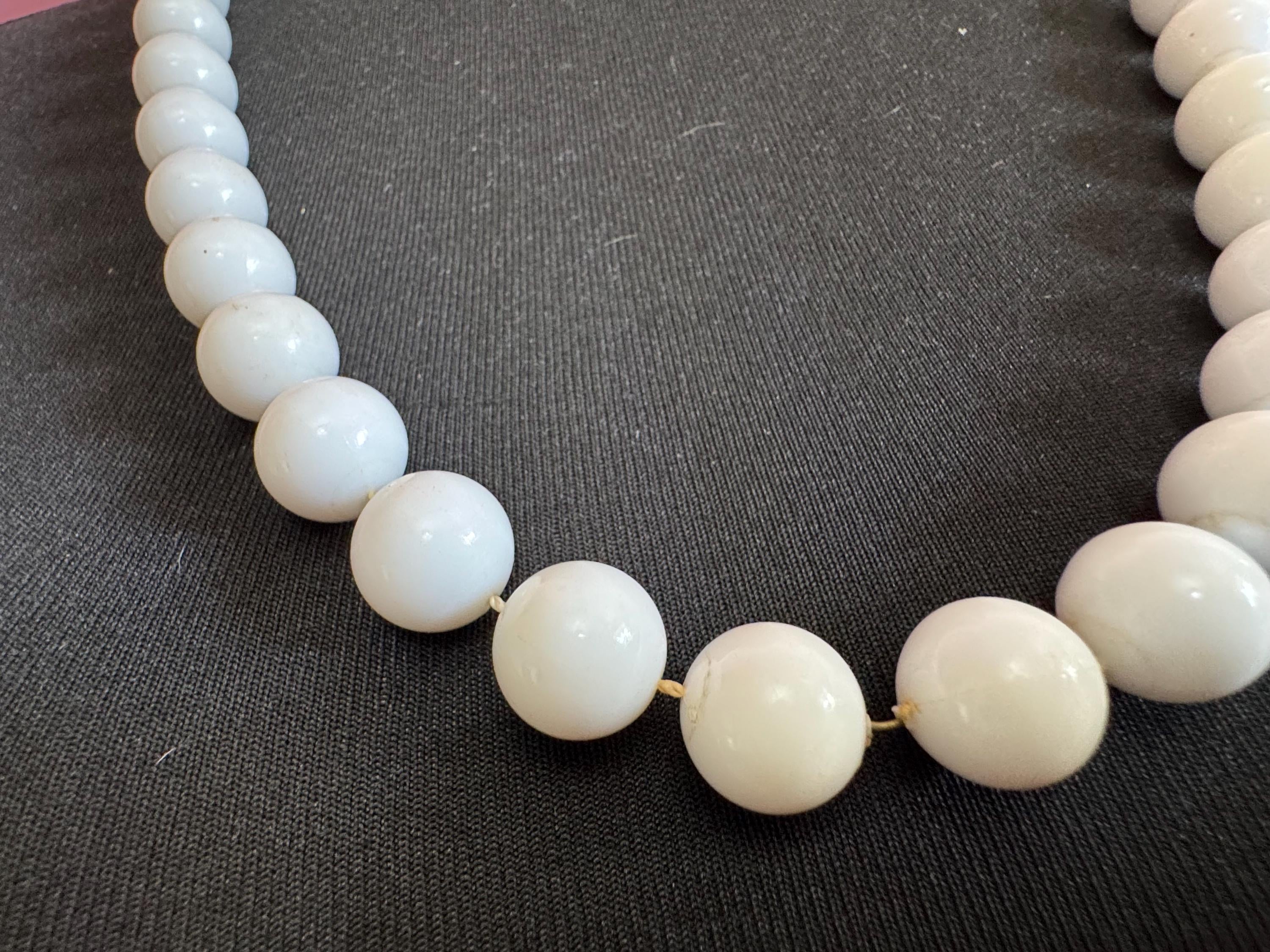 Vintage chunky white plastic beaded long necklace 74cm