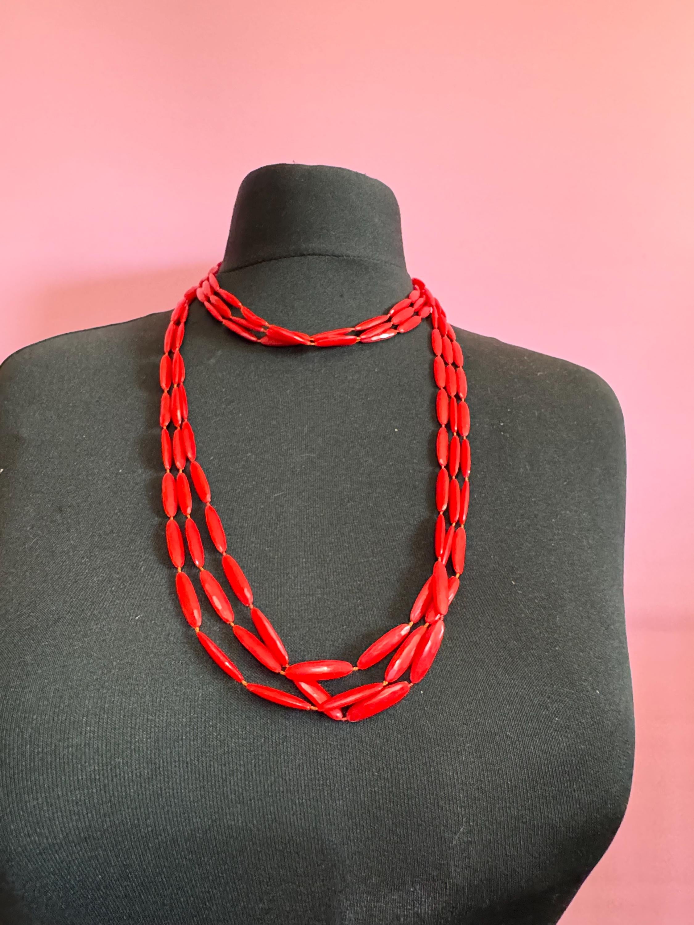 Vintage 125cm bright red plastic flapper length Multistrand beaded long gatsby flapper necklace beads