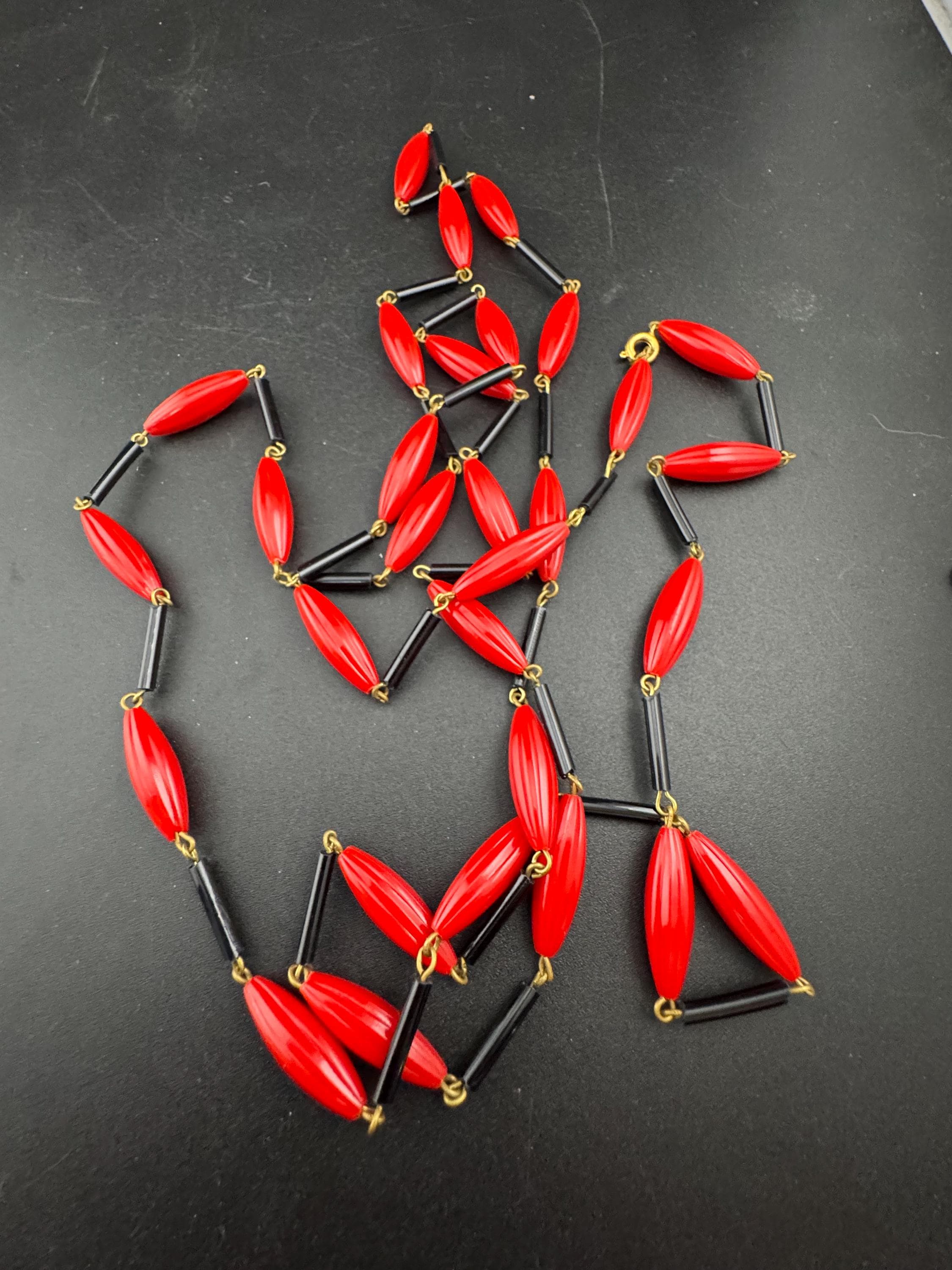Vintage 135cm black and red plastic flapper length beaded long gatsby flapper necklace beads