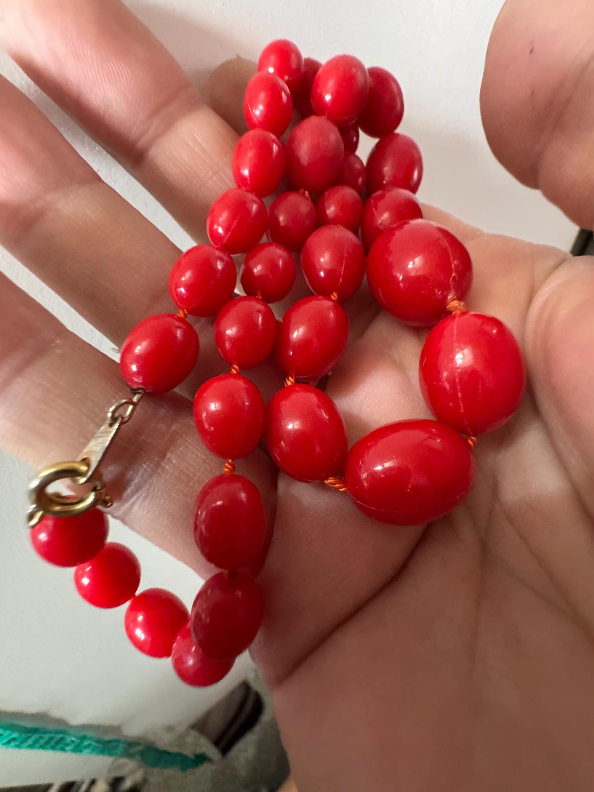 Vintage 80s classic red plastic fixed  beaded collar necklace 42.5cm