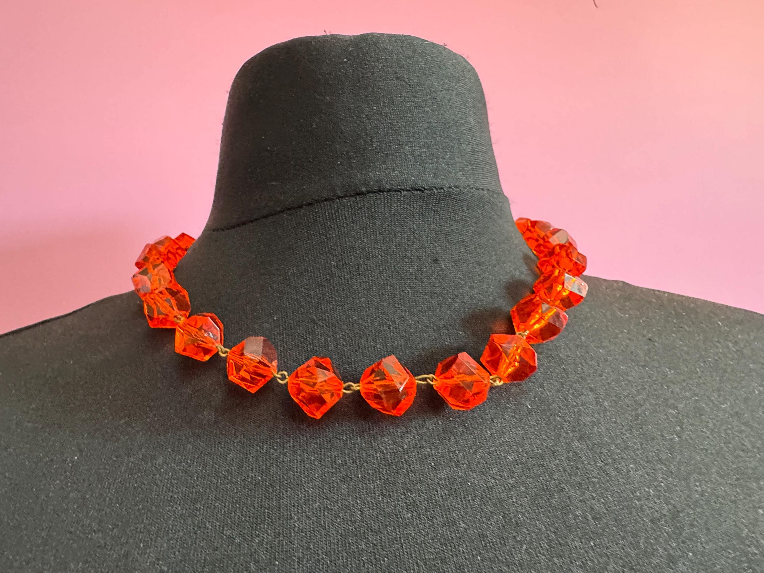Vintage bright orange faceted acrylic plastic chunky beaded necklace 51cm