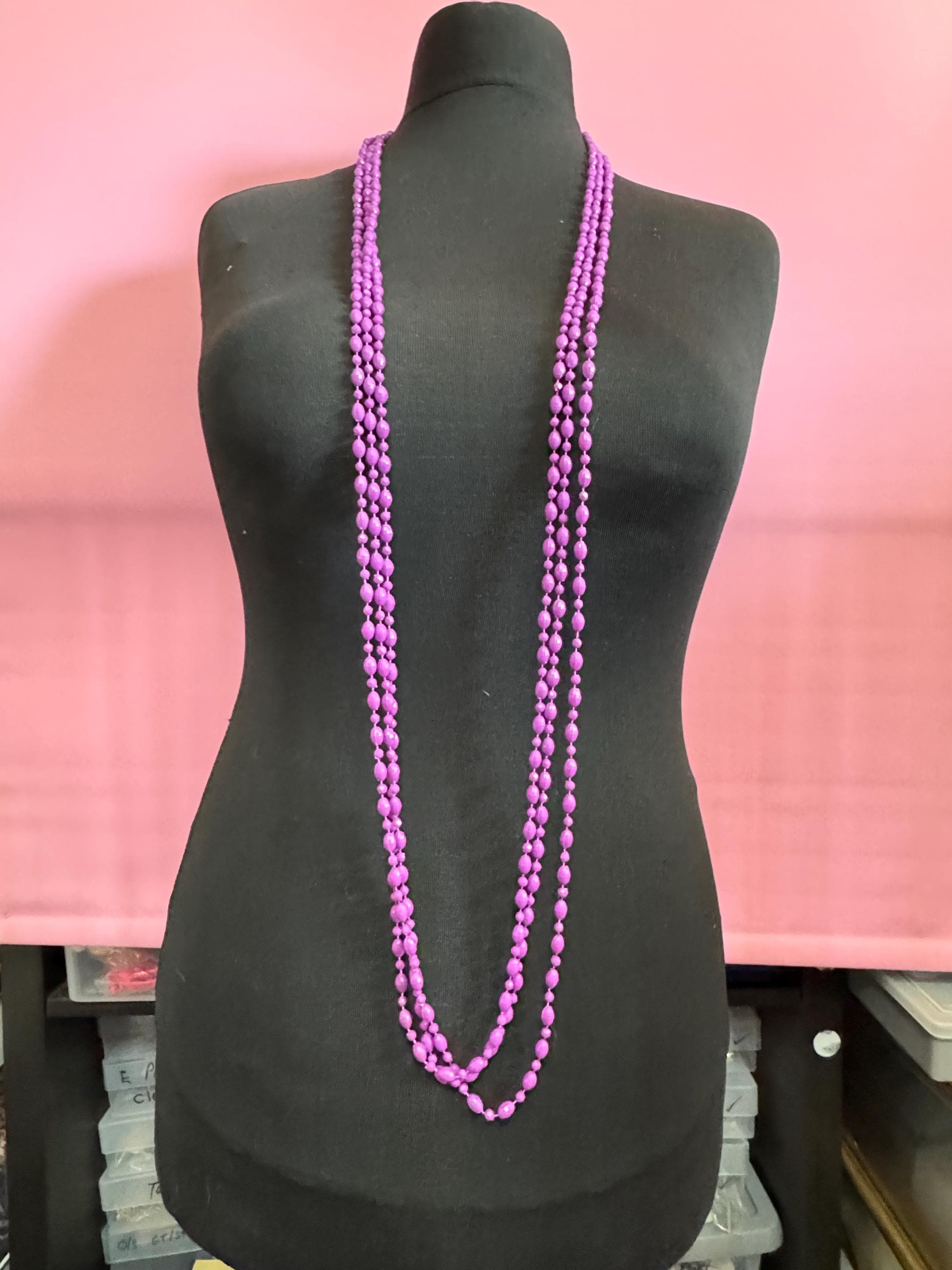 Vintage bright purple plastic beaded nultistrand wrap necklace 140
