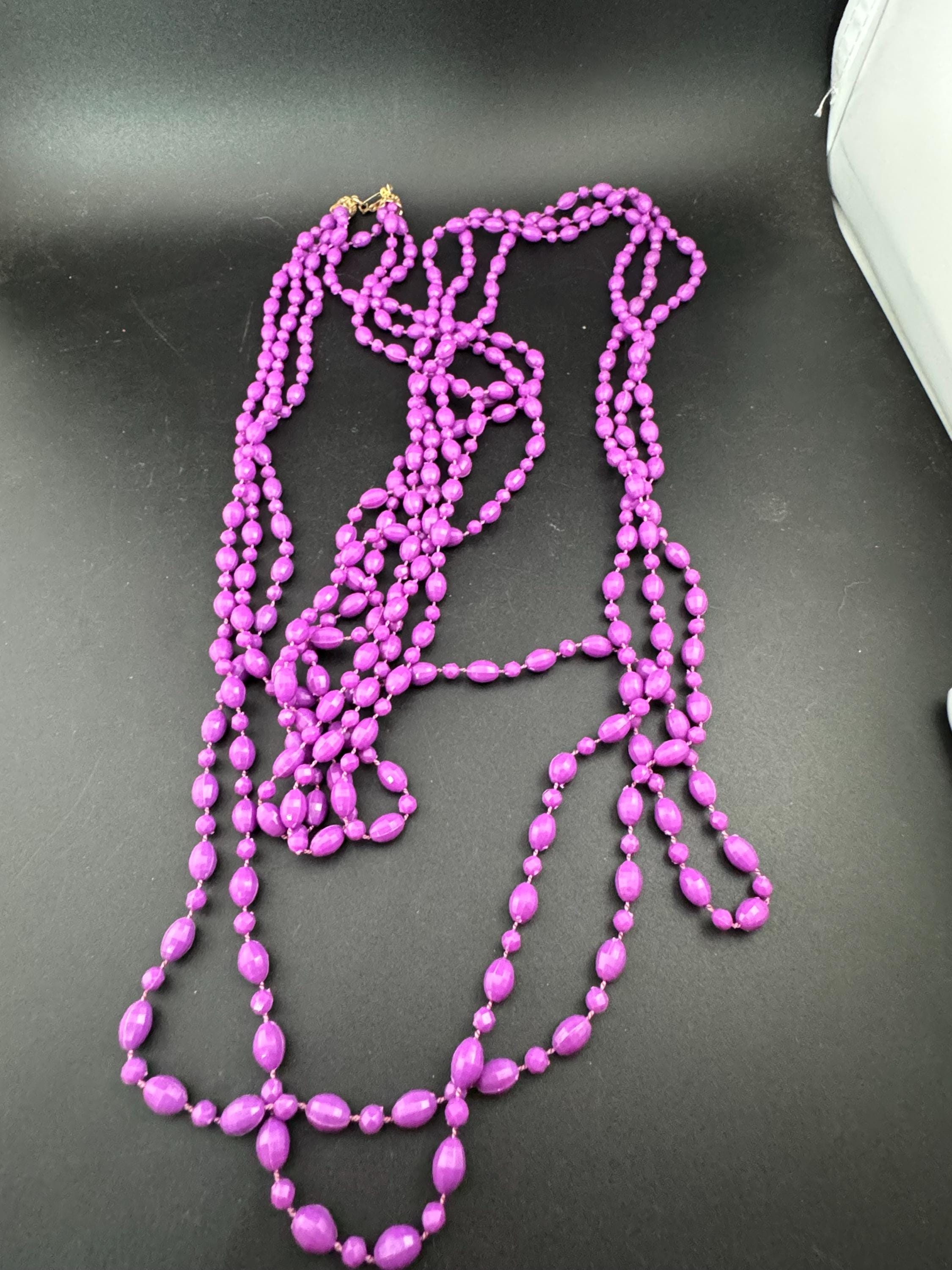 Vintage bright purple plastic beaded nultistrand wrap necklace 140