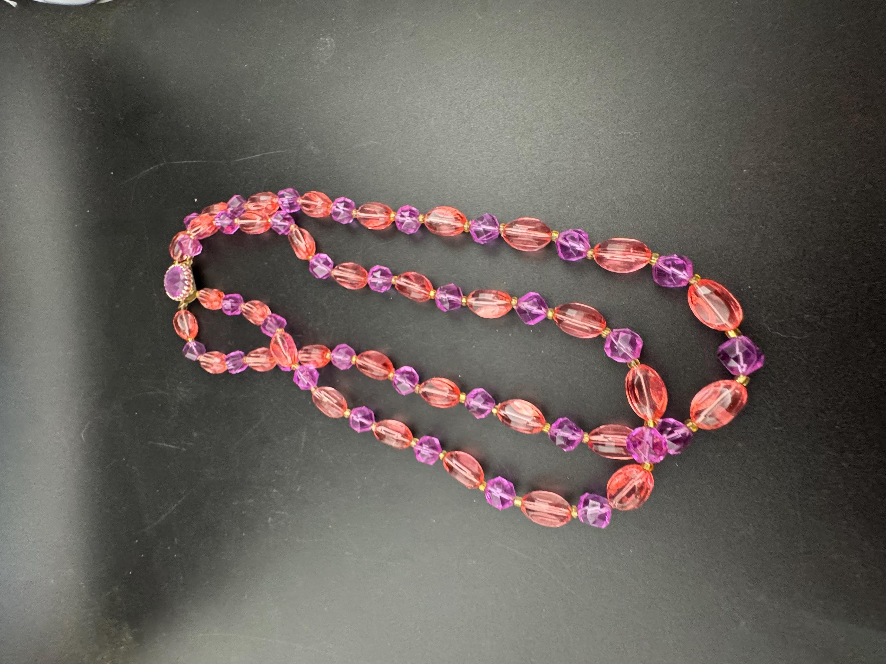 HONG KONG Vintage 1960s pink purple plastic faceted beaded Multistrand necklace 46cm