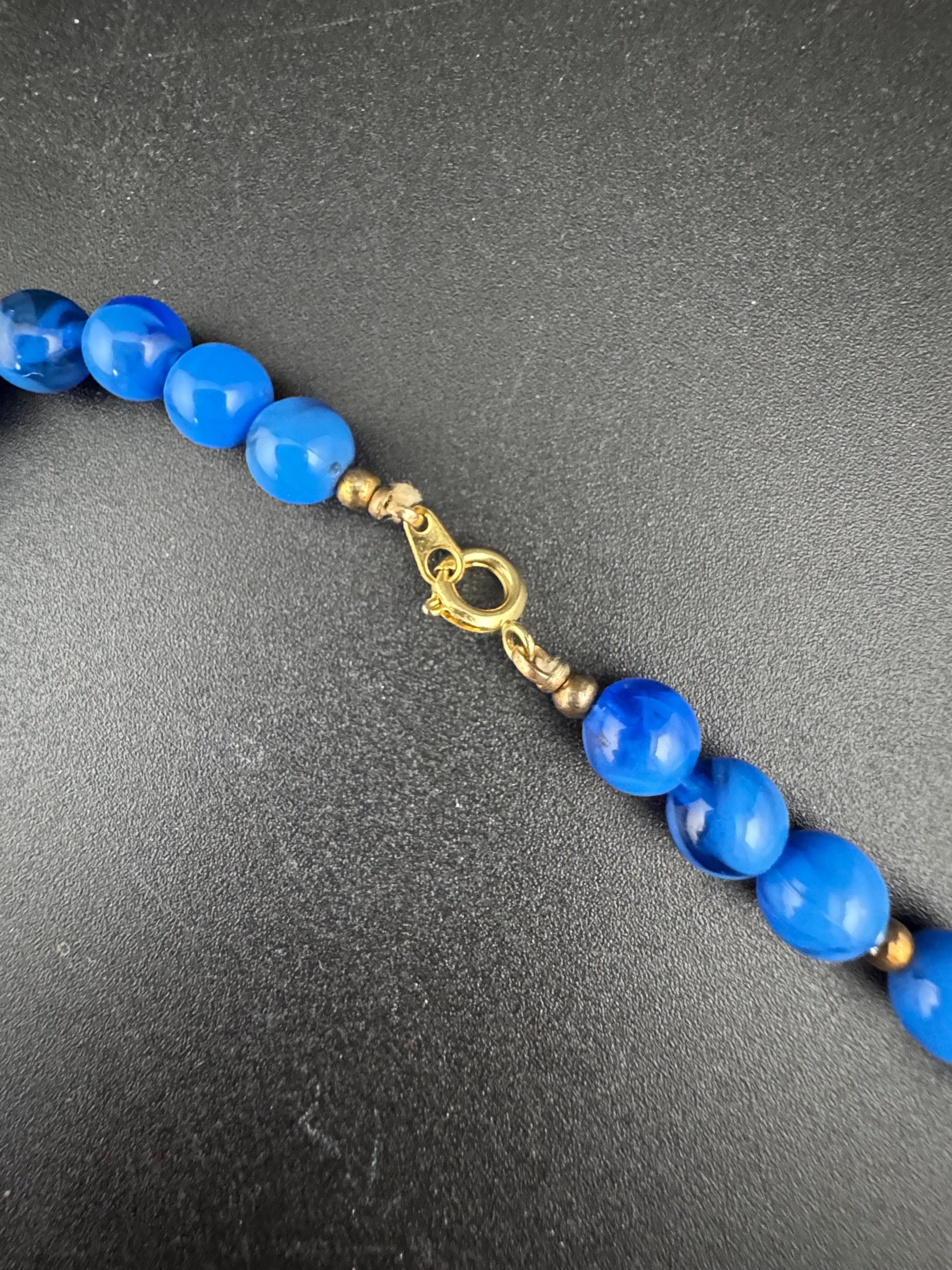 Retro 1980s vintage 47cm bright blue and gold plastic beaded necklace