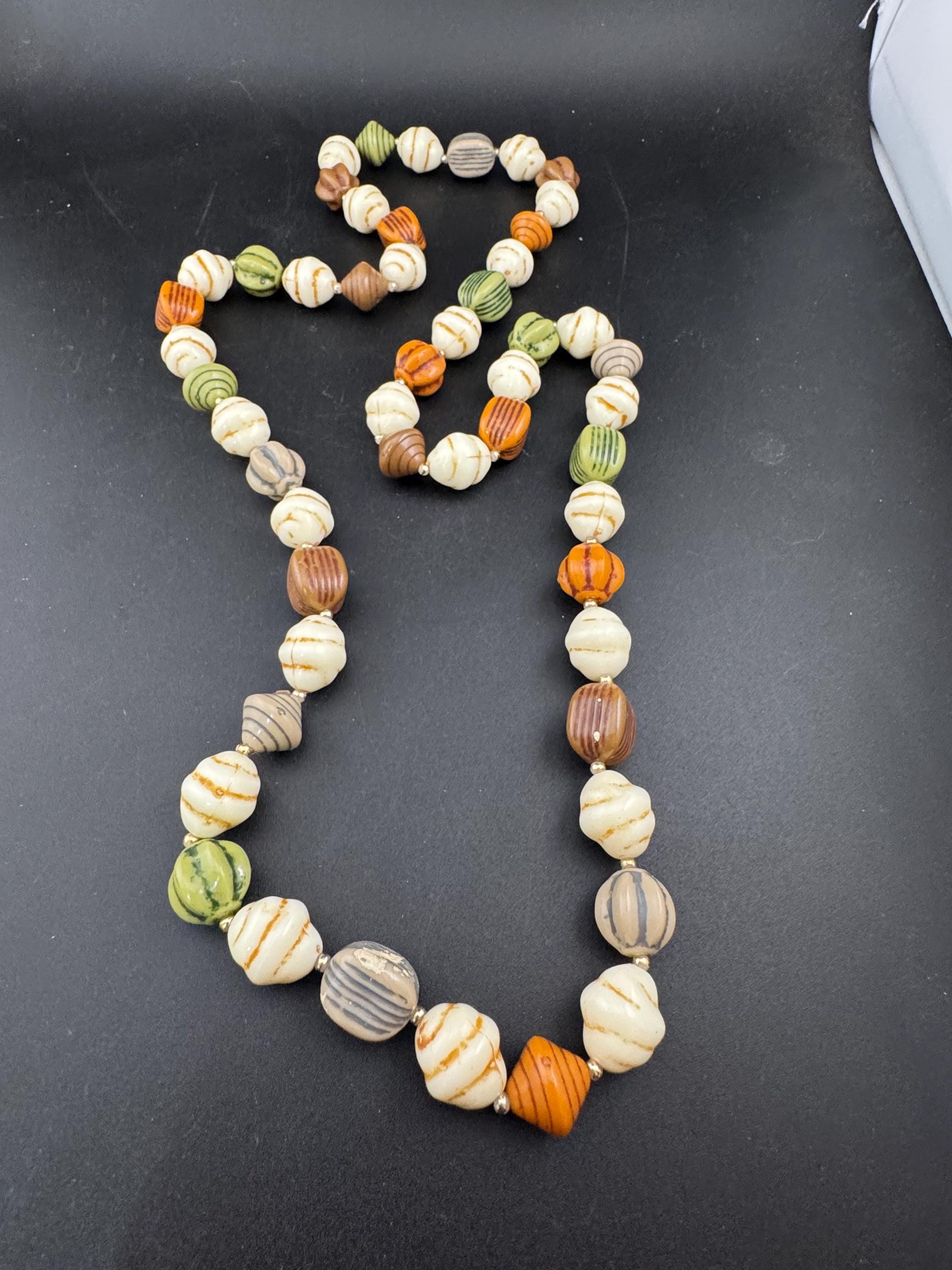 Vintage 1960s brown cream and green plastic beaded long pebble necklace 90cm