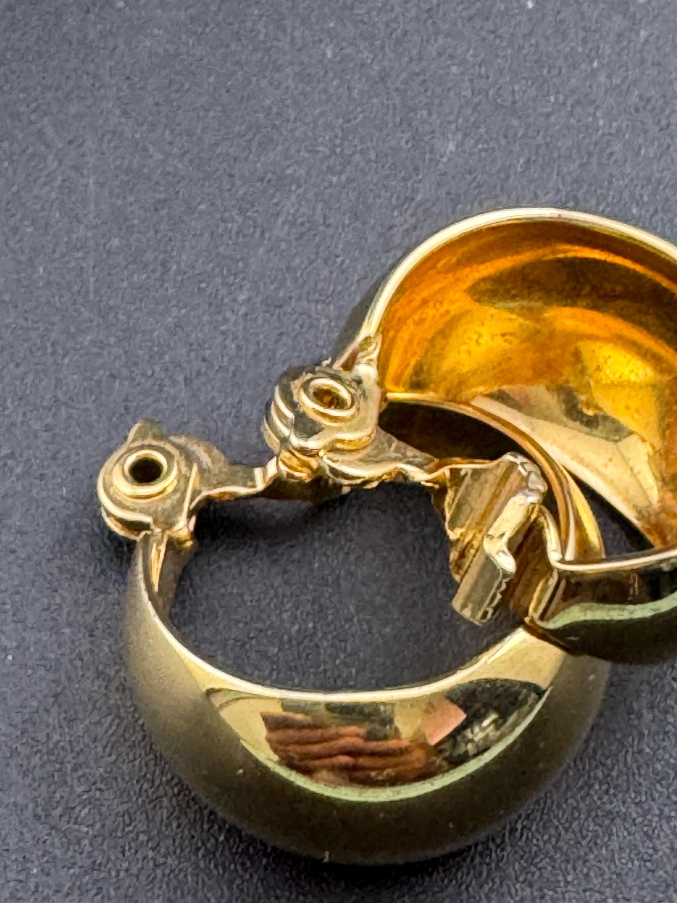 Signed MONET Vintage High End Gold tone 2cm round wide Hoop clip on drop earrings
