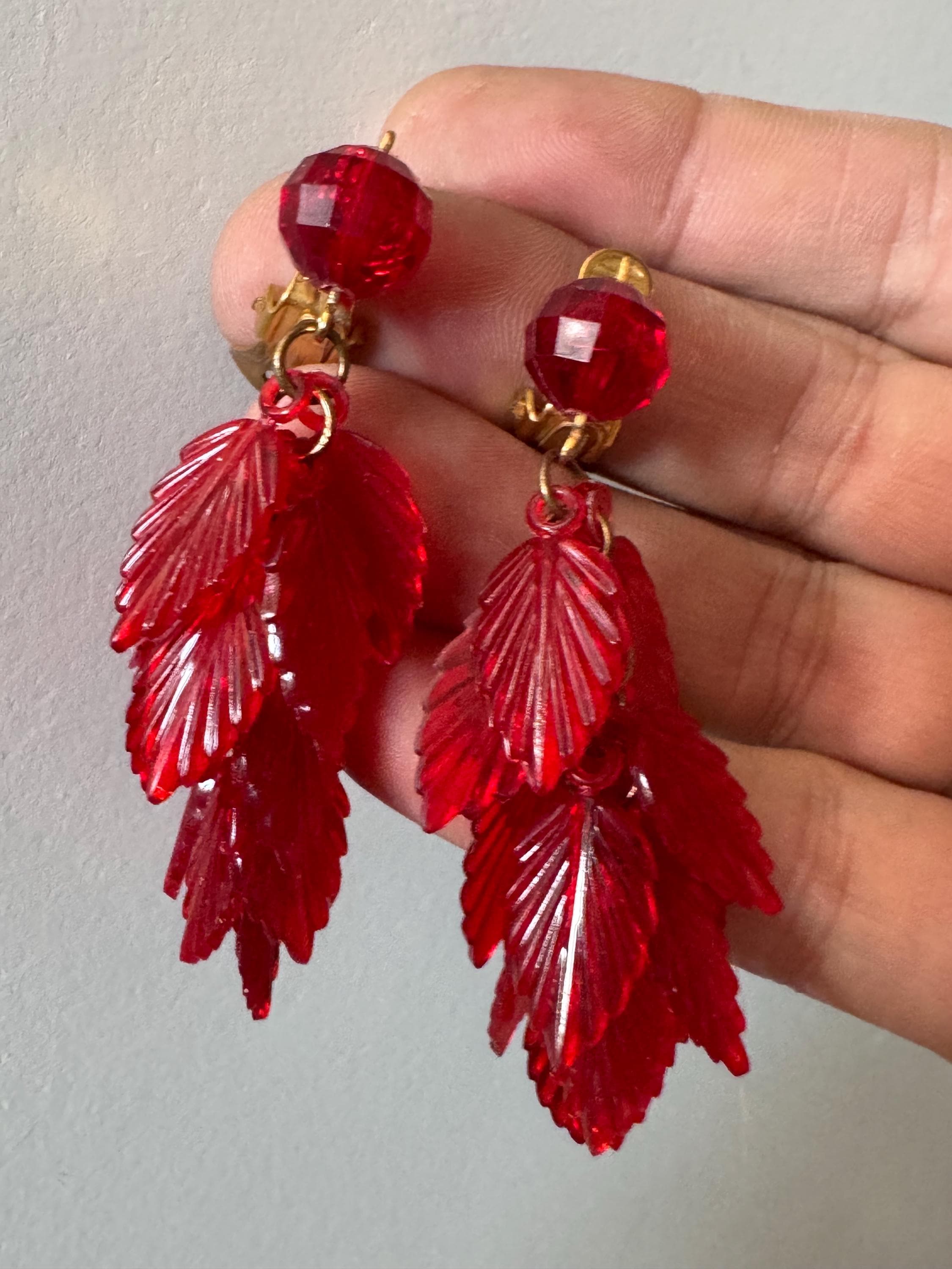 Vintage dark red plastic beaded Cluster Clip On waterfall drop leaf Earrings 7cm