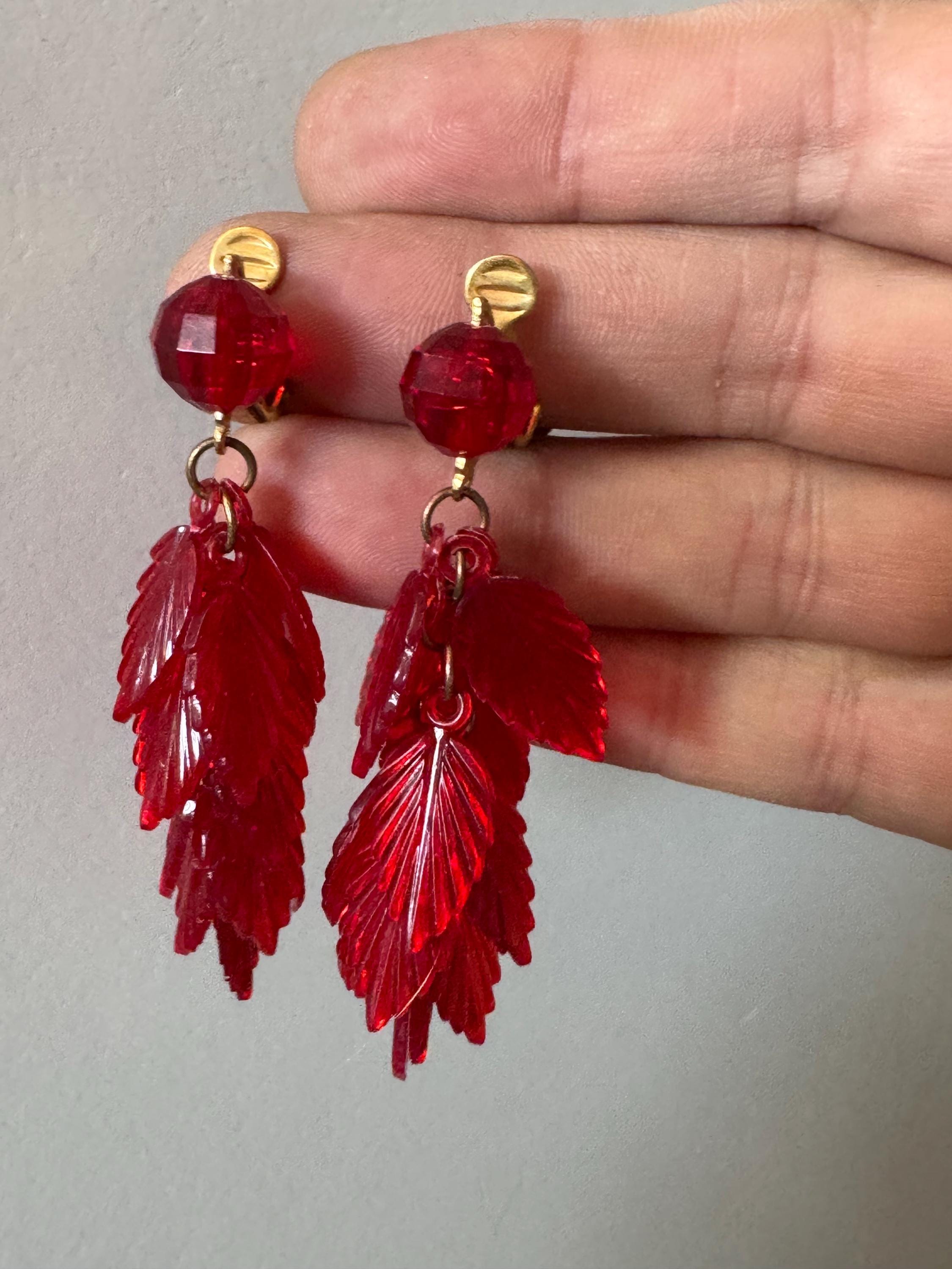 Vintage dark red plastic beaded Cluster Clip On waterfall drop leaf Earrings 7cm