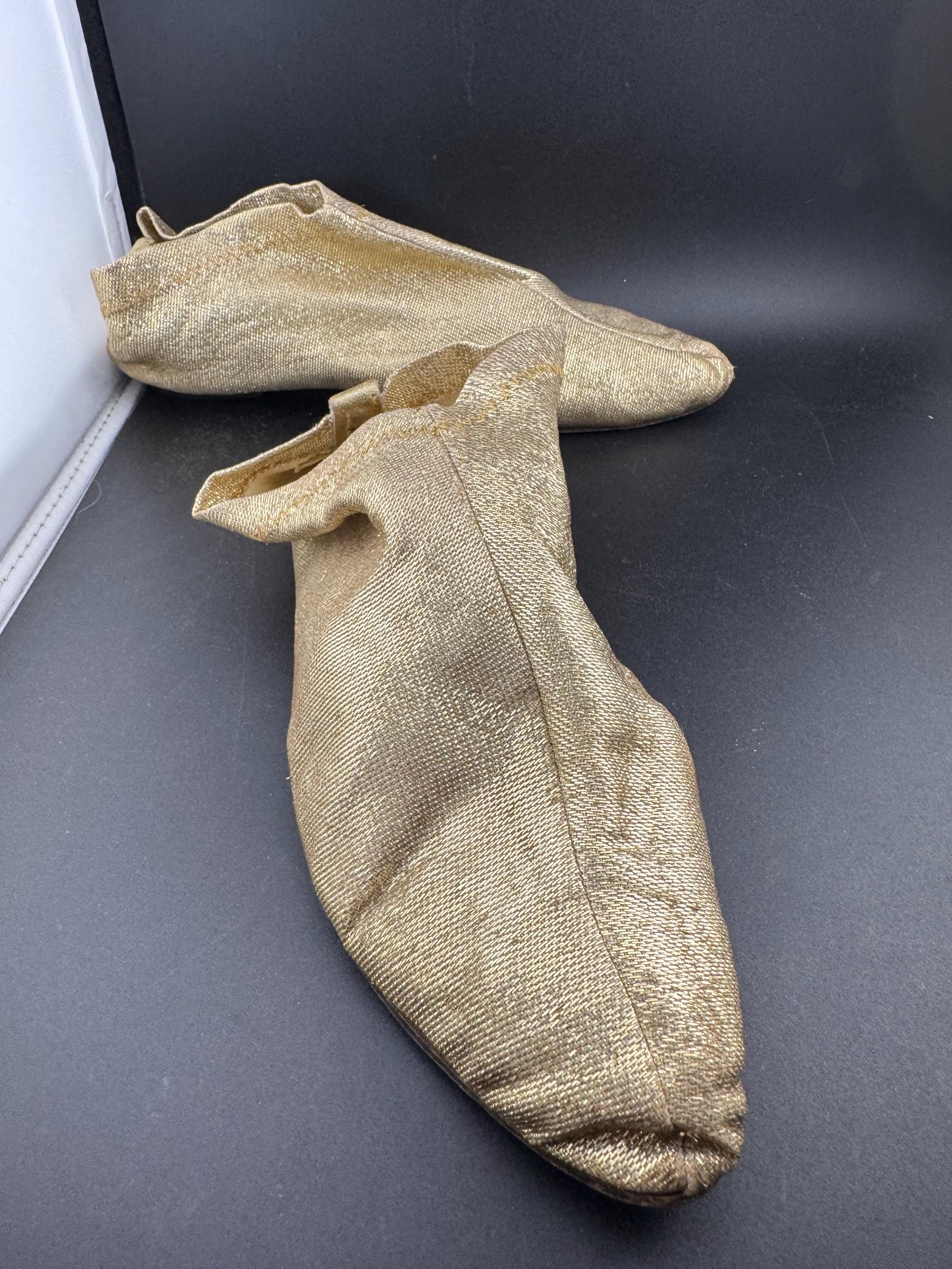 USA size 7- 7.5 med to large  champagne gold lurex disco booties shoes