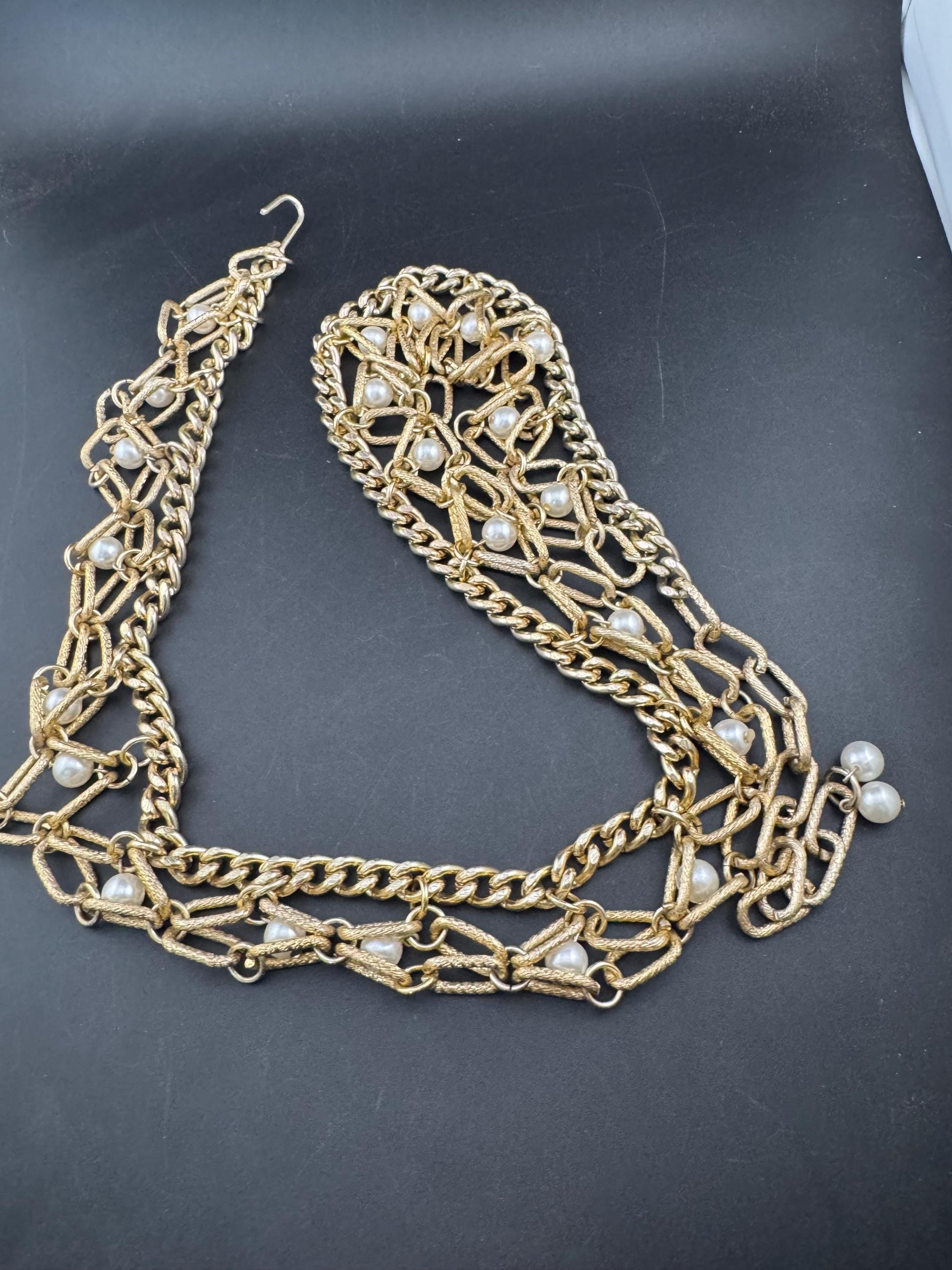True vintage 1979s 80-93cm Retro Ladies faux pearl gold tone beaded fashion chain belt