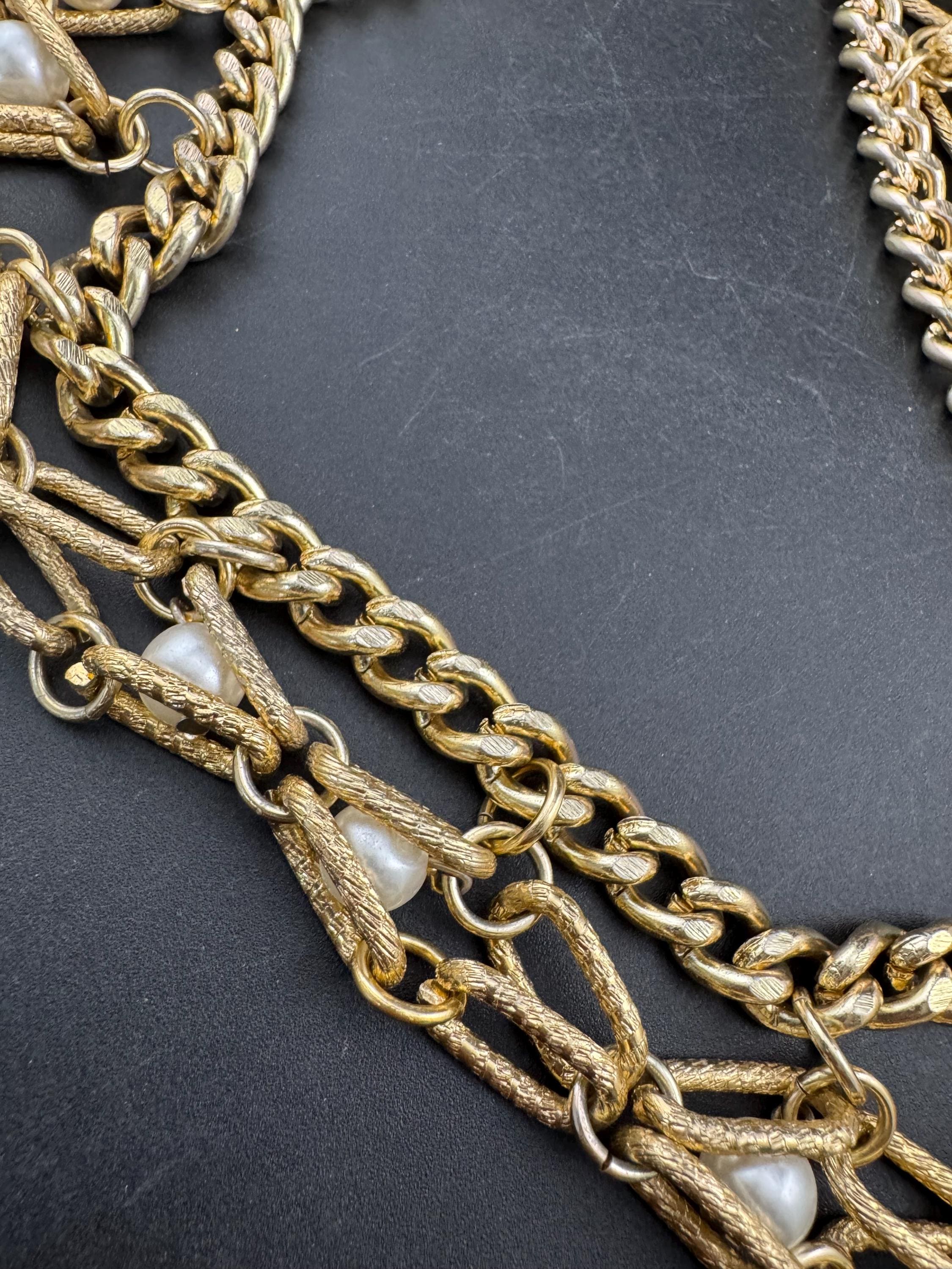 True vintage 1979s 80-93cm Retro Ladies faux pearl gold tone beaded fashion chain belt