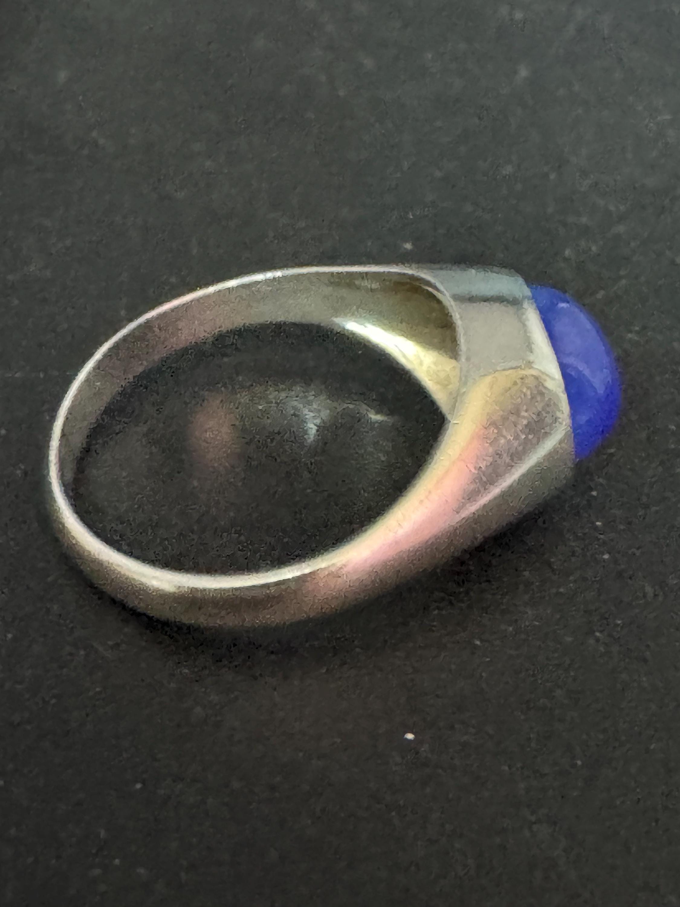 Uk Size R.5 modernist 925 Sterling silver ring with blue oval gemstone,