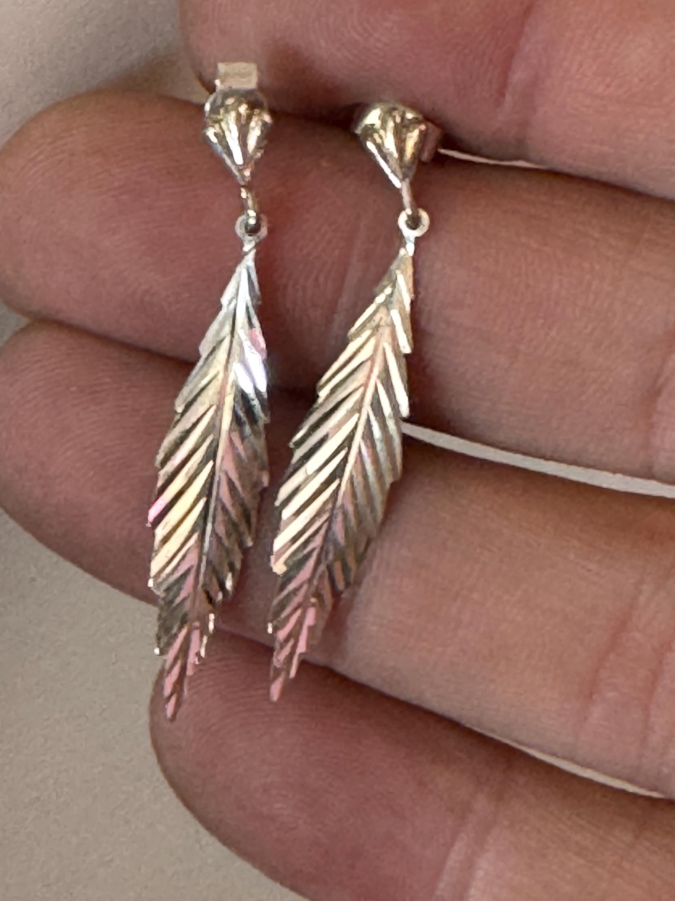 Vintage lightweight Sterling silver long leaf pierced drop earrings 925