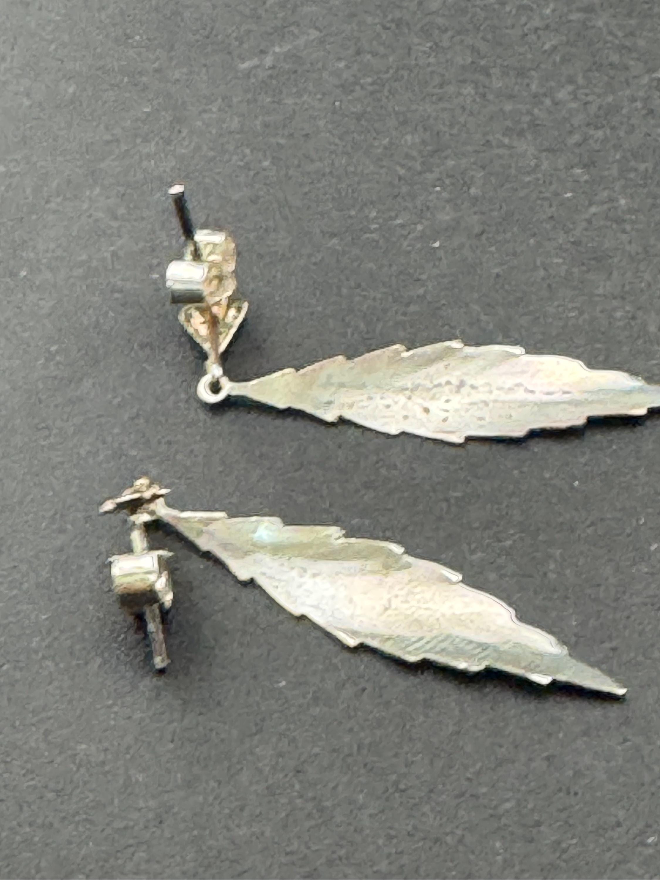 Vintage lightweight Sterling silver long leaf pierced drop earrings 925