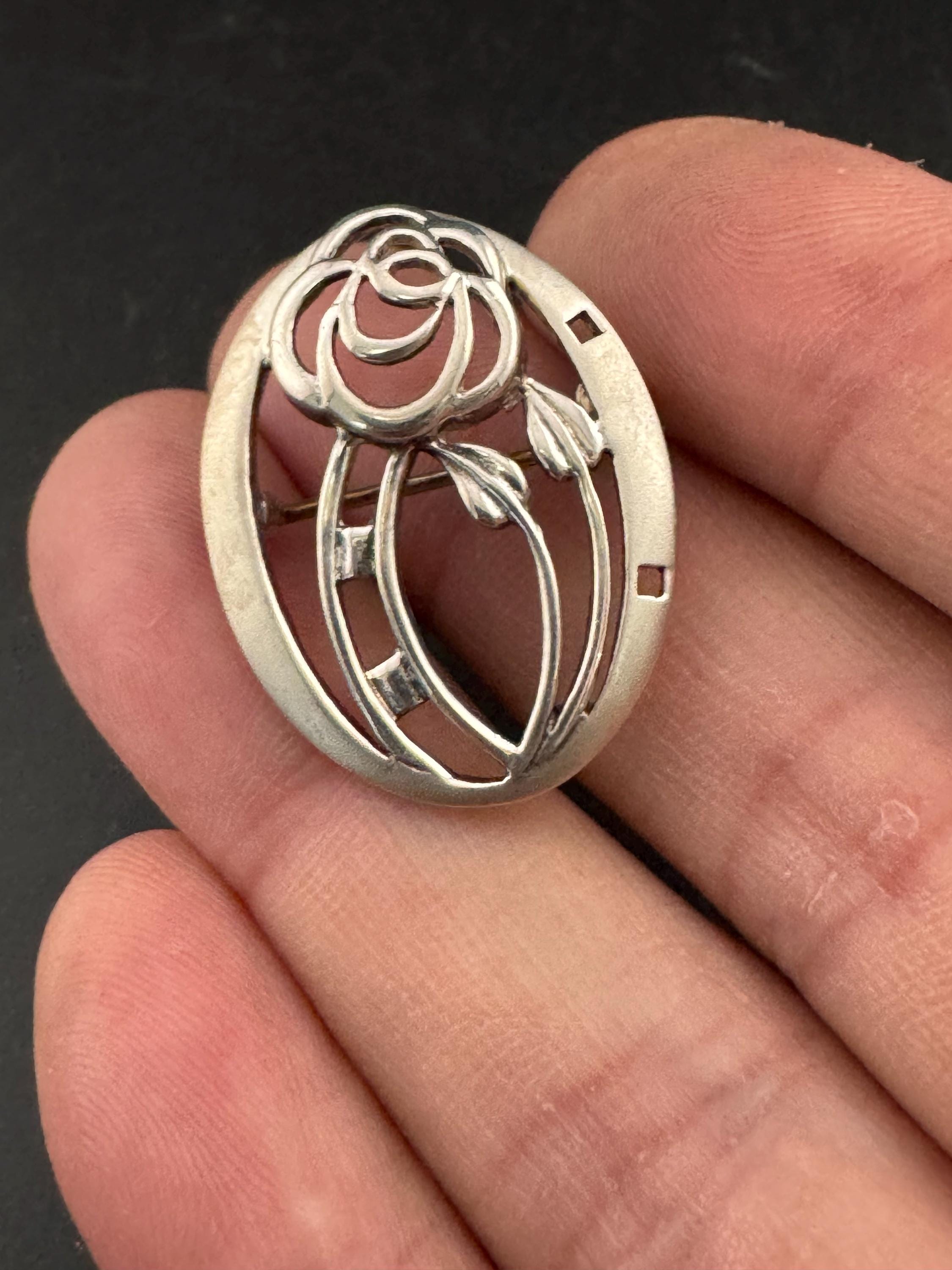 Kit Heath 1996 Sterling silver 925 art nouveau Rennie mackintish style floral Brooch 3cm