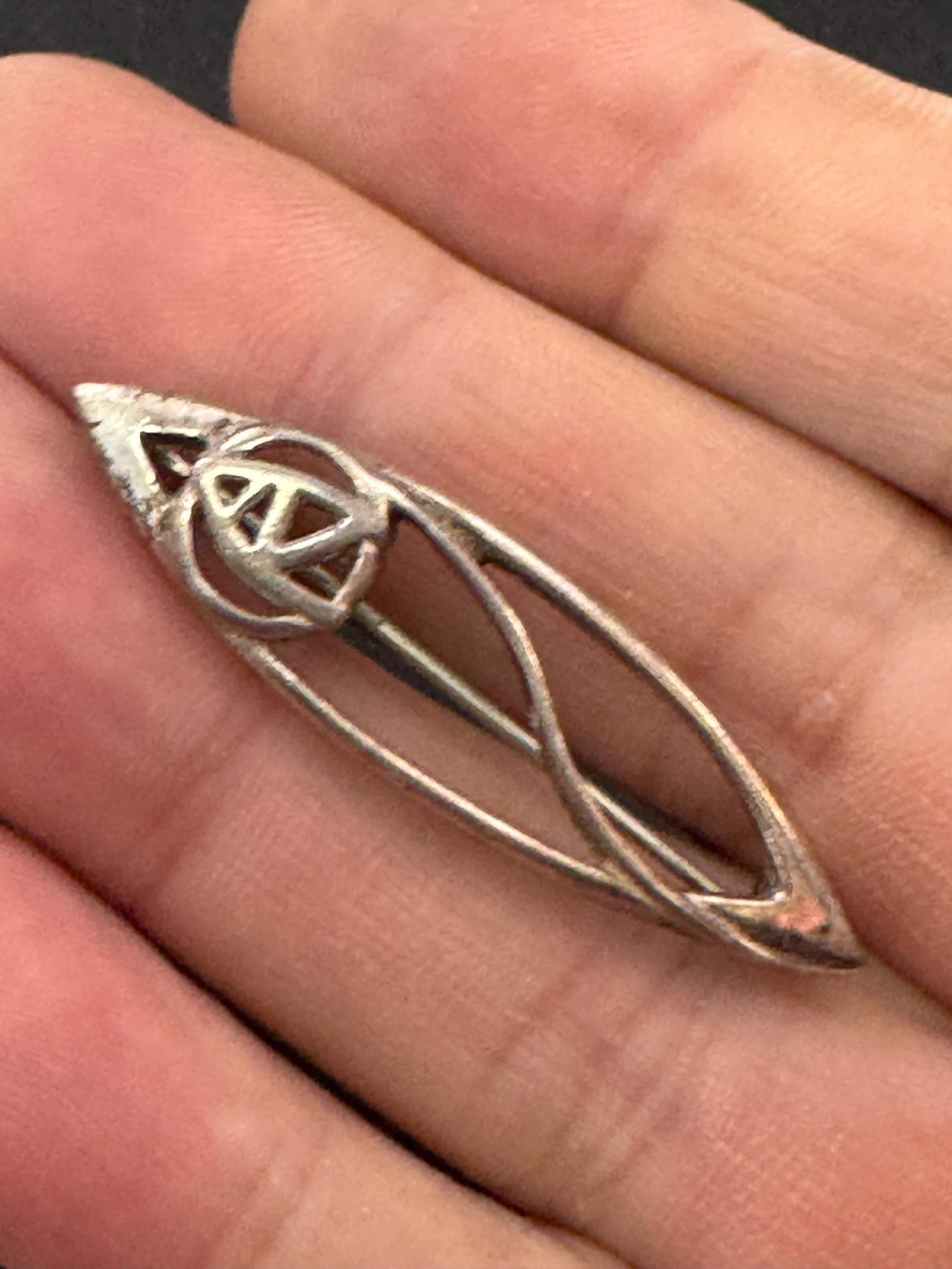 Sterling Silver Rennie Mackintosh Style Floral Brooch: Arts & Crafts Jewelry