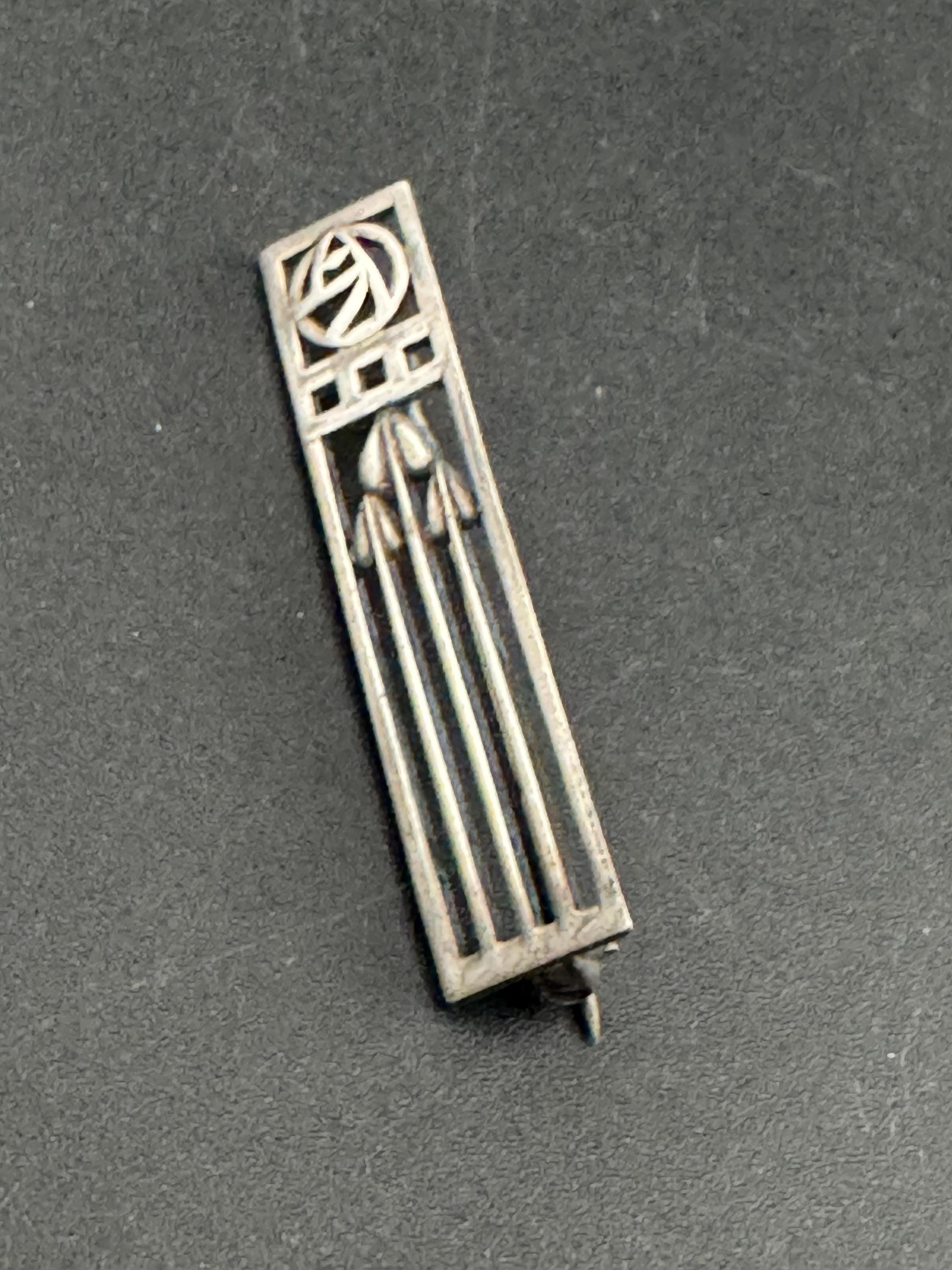 Sterling Silver Rennie Mackintosh Style Floral Brooch: Arts & Crafts Hallmarks