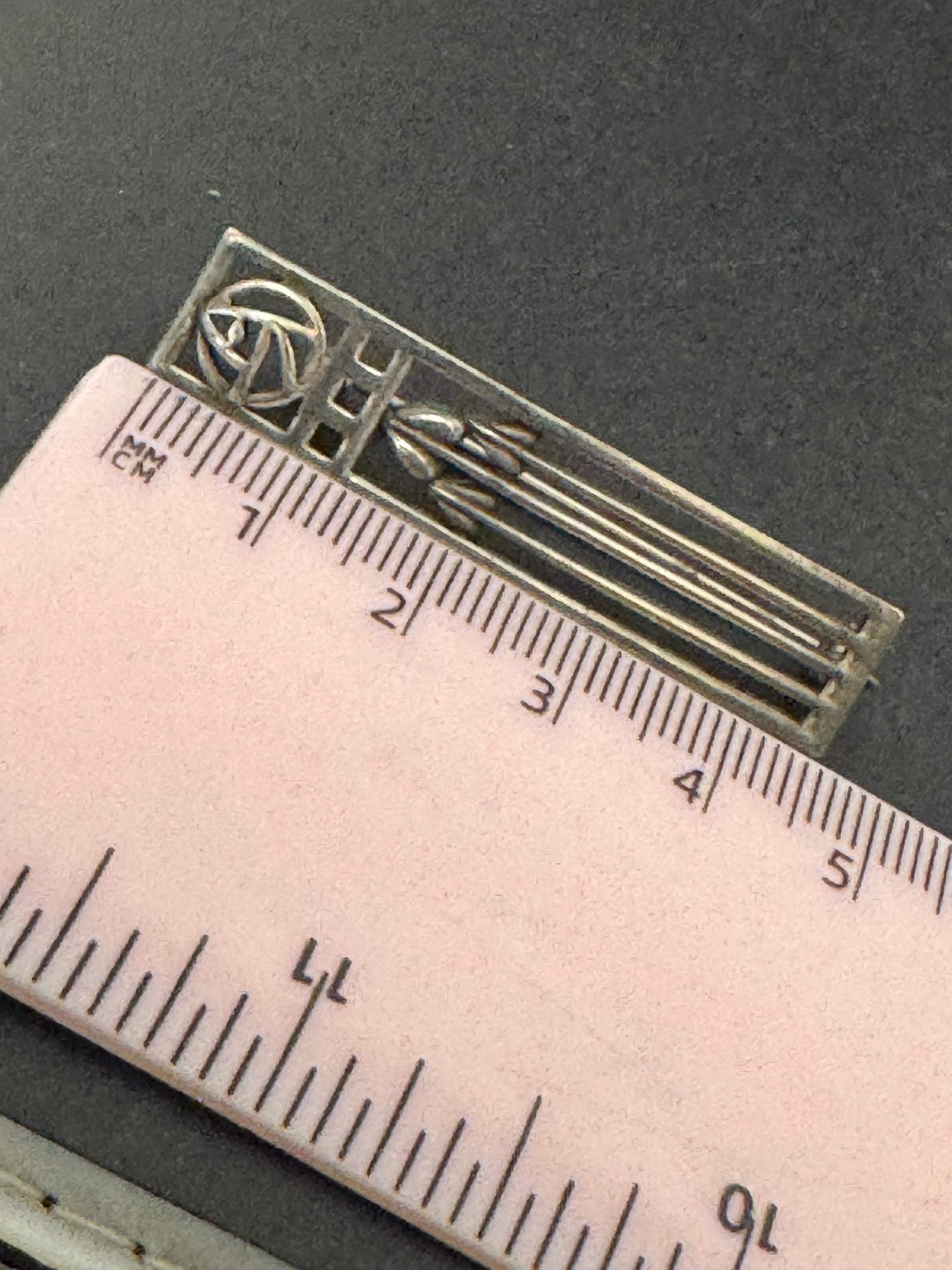 Sterling Silver Rennie Mackintosh Style Floral Brooch: Arts & Crafts Hallmarks