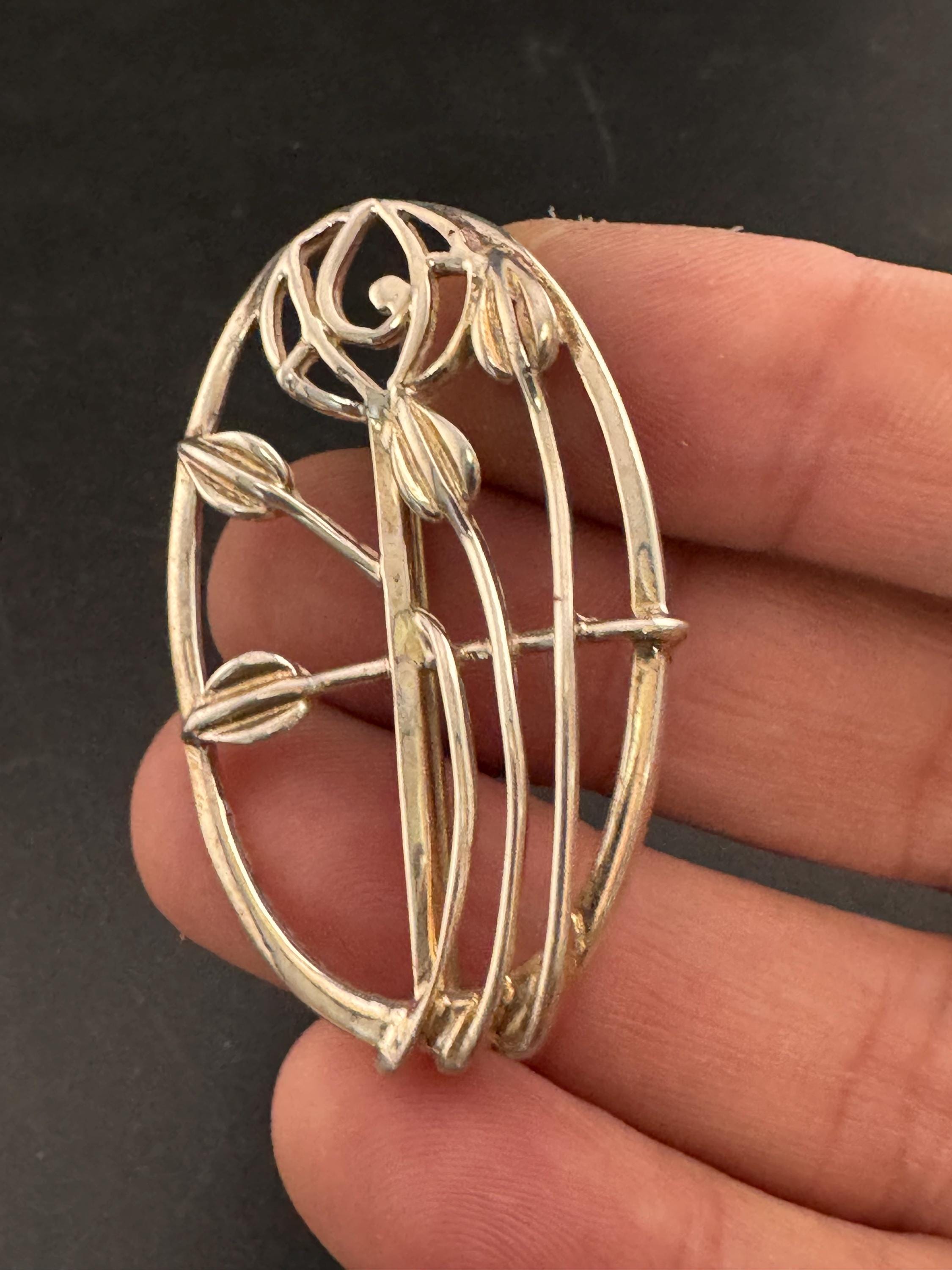 Sterling silver 925 arts and crafts style Rennie mackintosh style floral Brooch 8.1grams 5cm