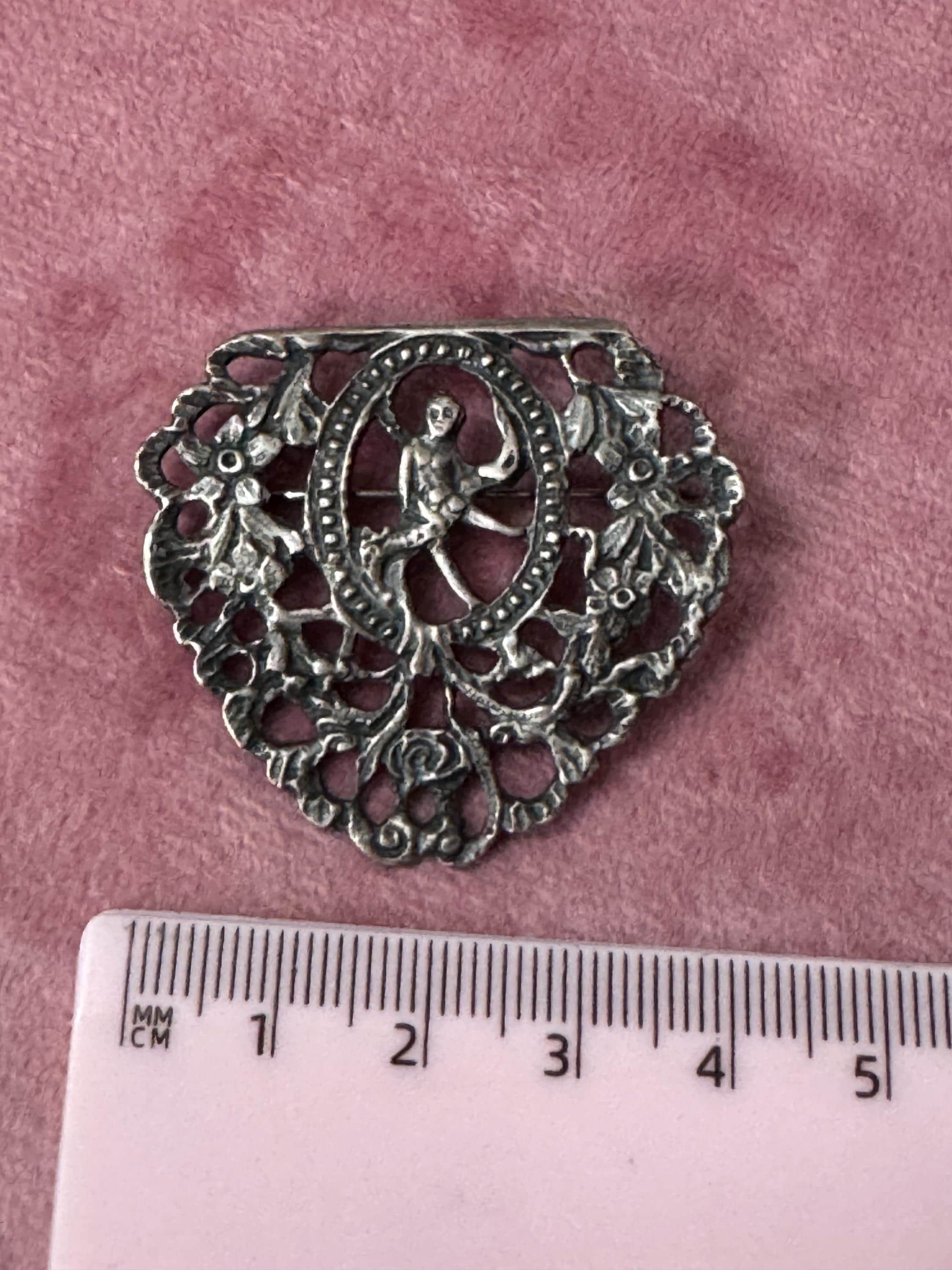 Antique Victorian unusual open work digital silver metal brooch with c clasp
