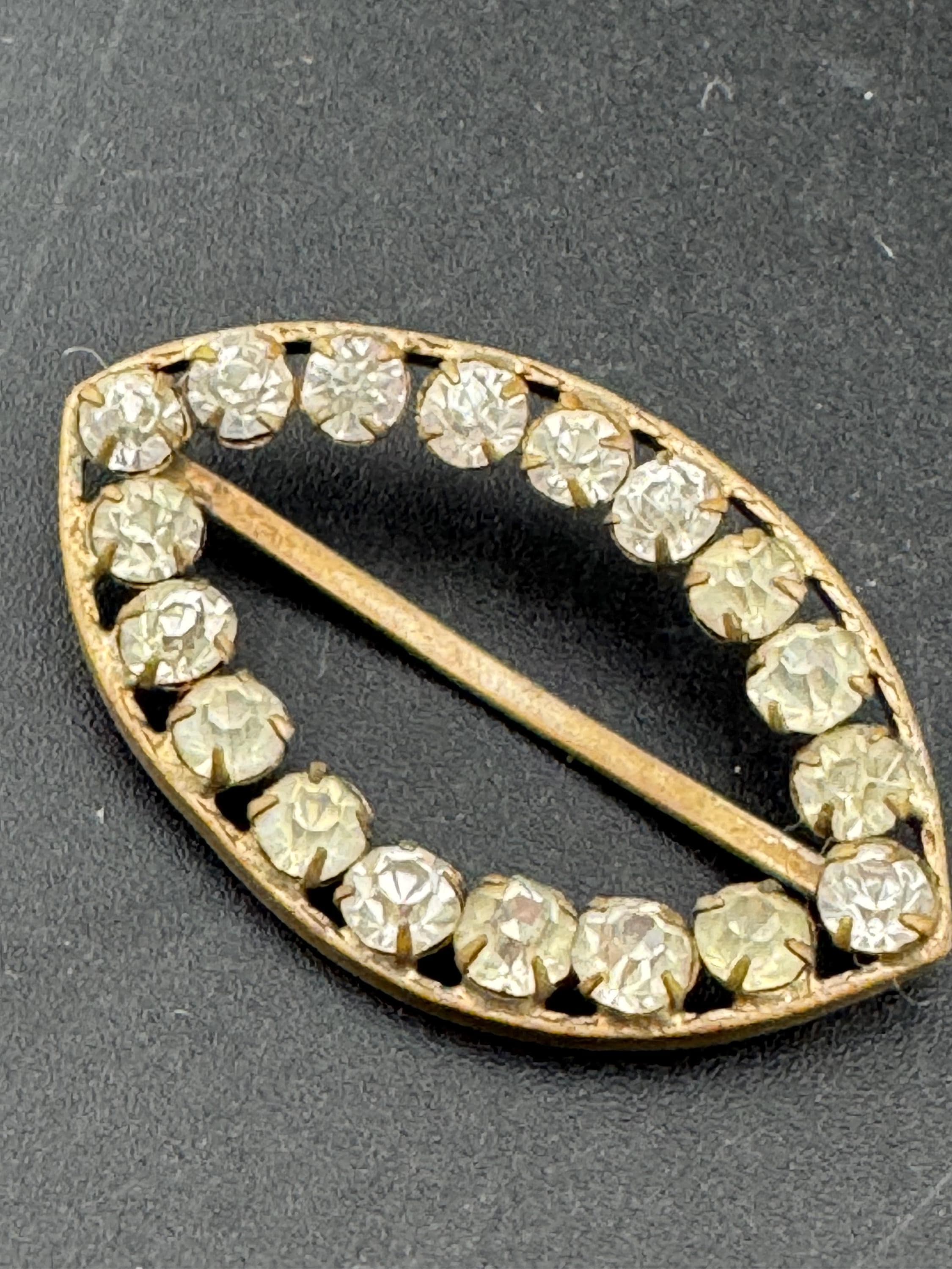 vintage Czech gold tone claw set Clear Glass Diamante Belt Buckle, old paste rhinestone  Wedding Sash Adornment choker Fitting