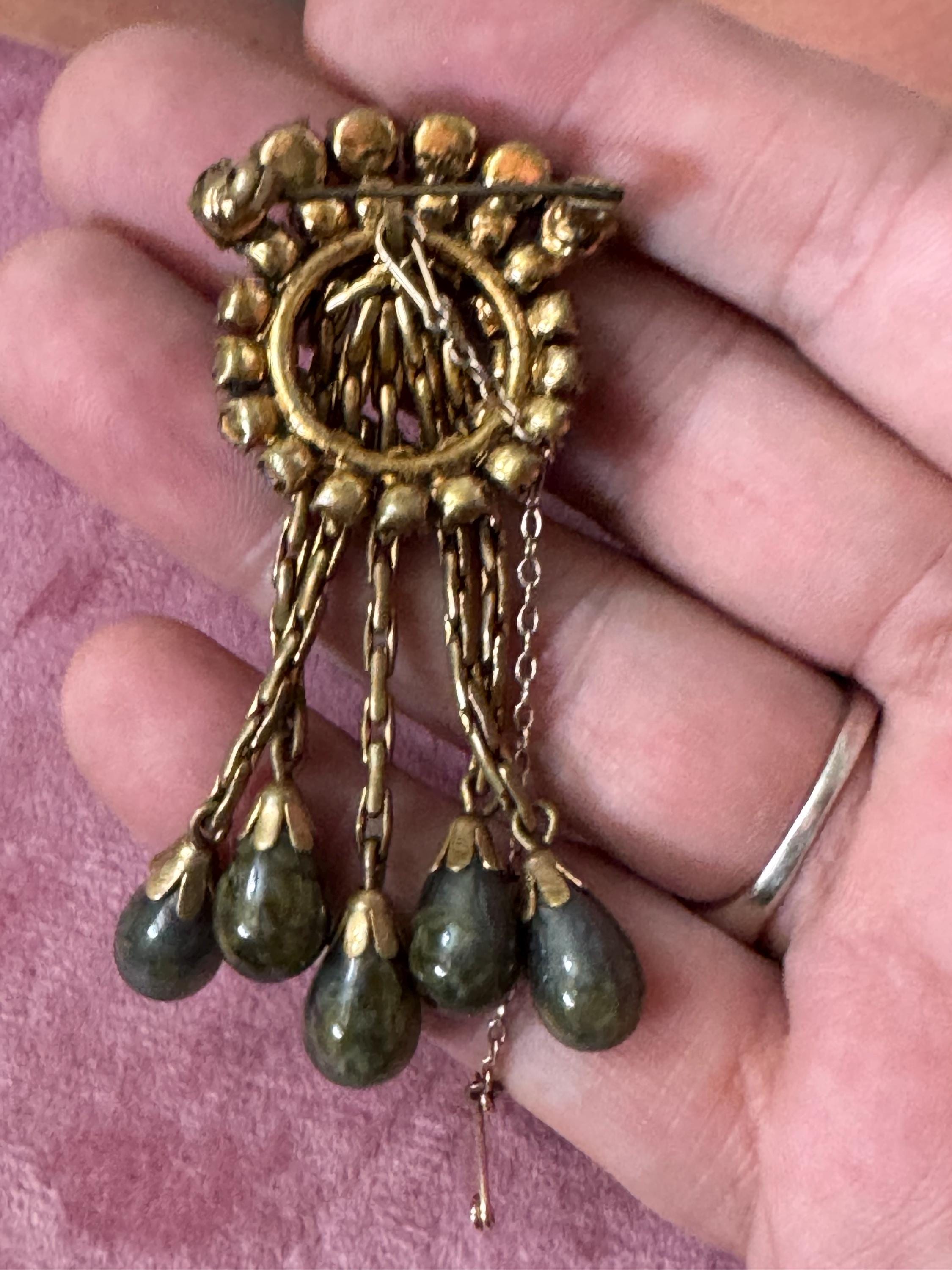 Vintage Gold Tone Green Gemstone Brooch: Rhinestone Dangly Drop, 1950s Style