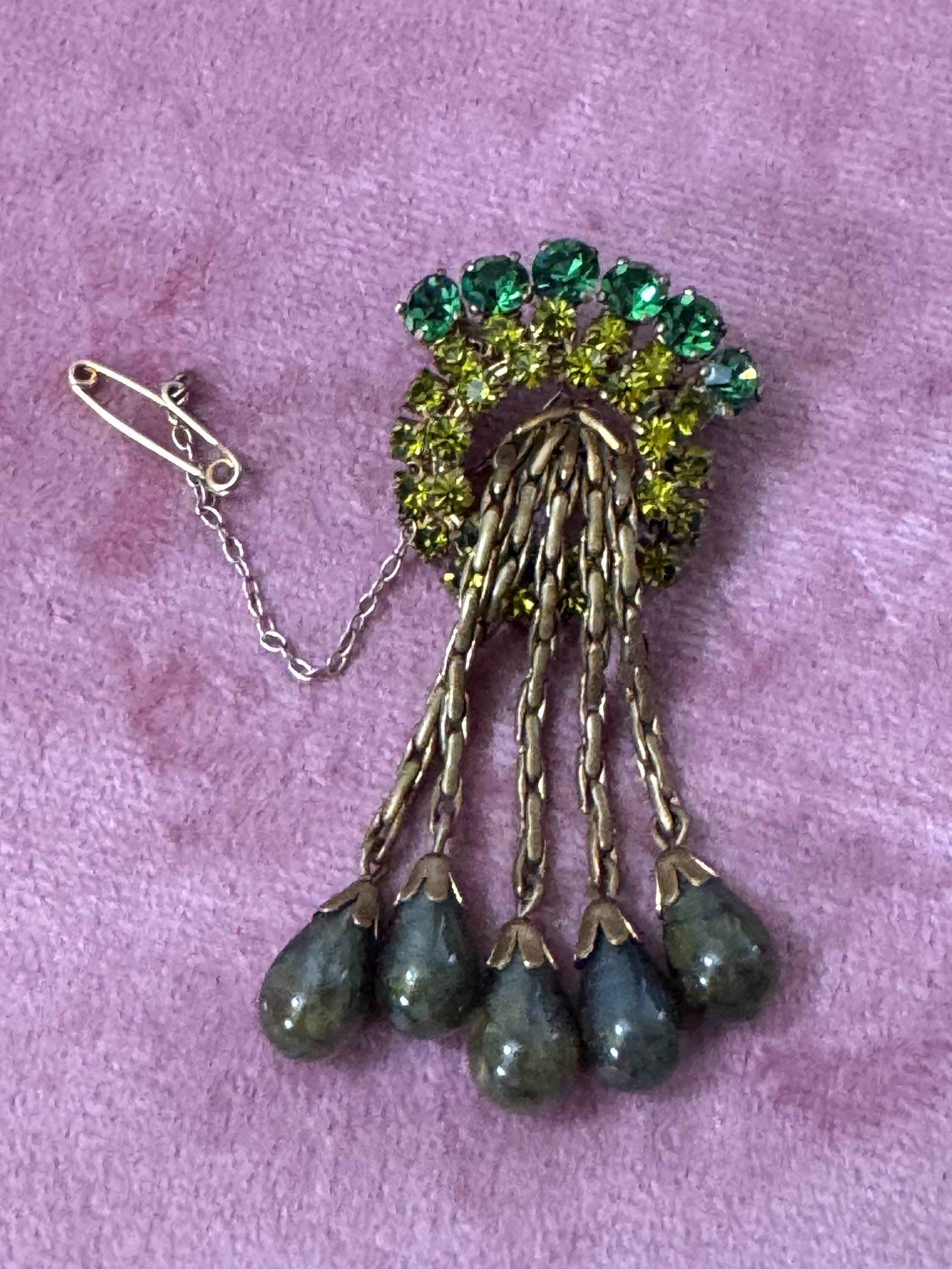 Vintage Gold Tone Green Gemstone Brooch: Rhinestone Dangly Drop, 1950s Style
