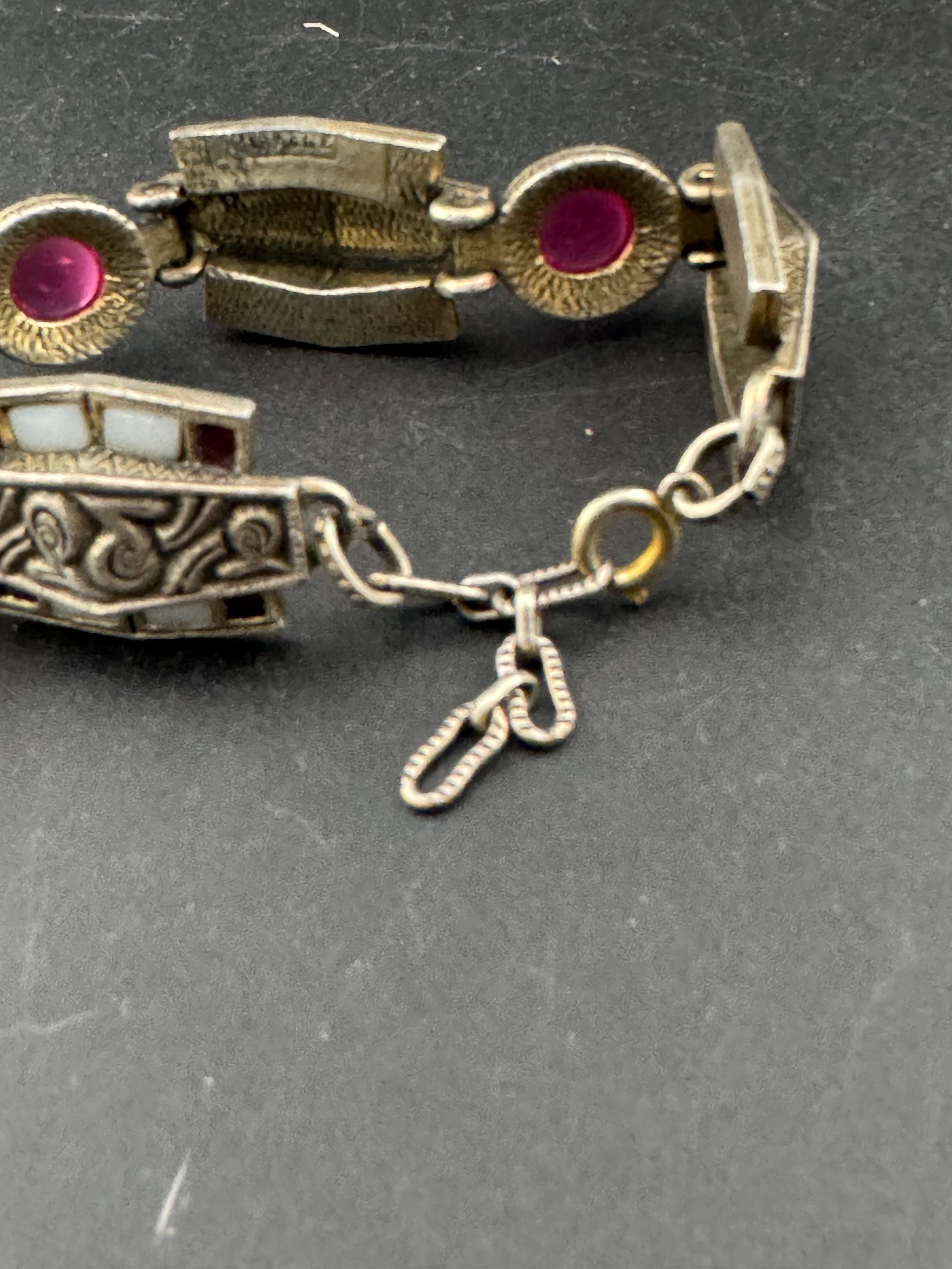 Vintage Signed Miracle Scottish Bracelet: Silver Tone Faux Agate Panel Link