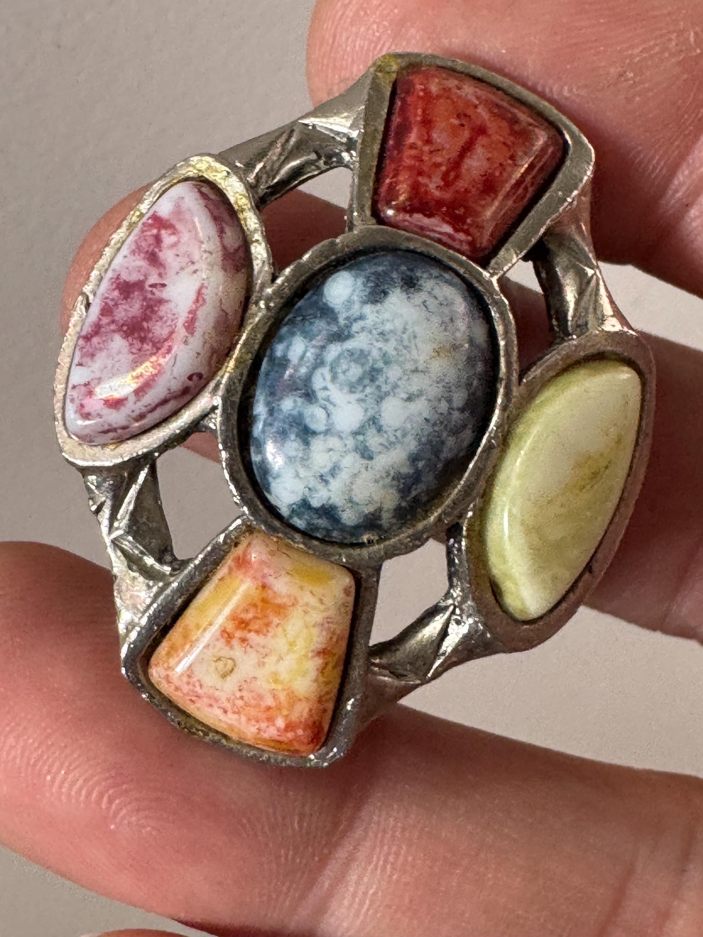 Vintage silver tone Scottish faux agate pebble glass brooch