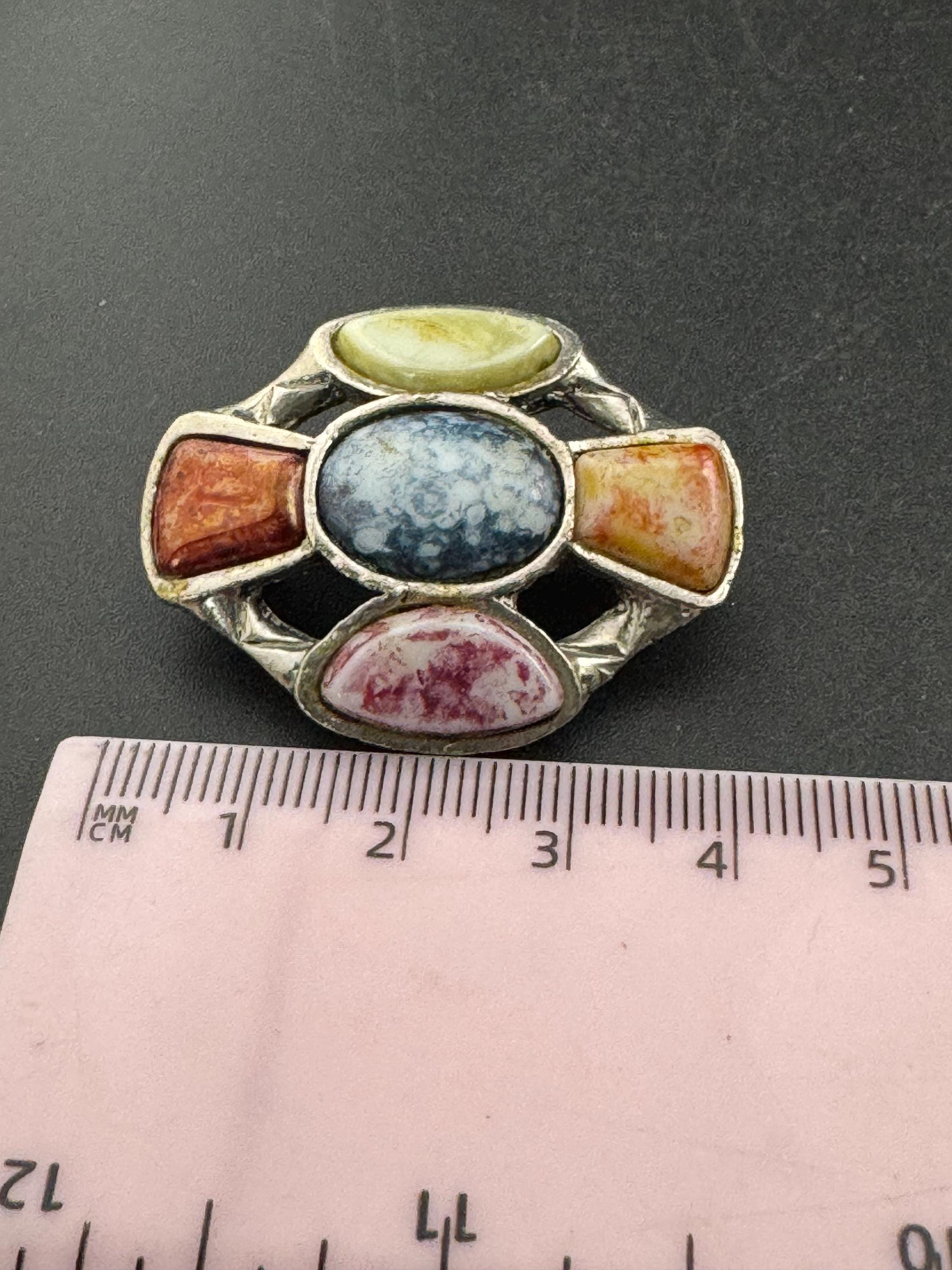 Vintage silver tone Scottish faux agate pebble glass brooch