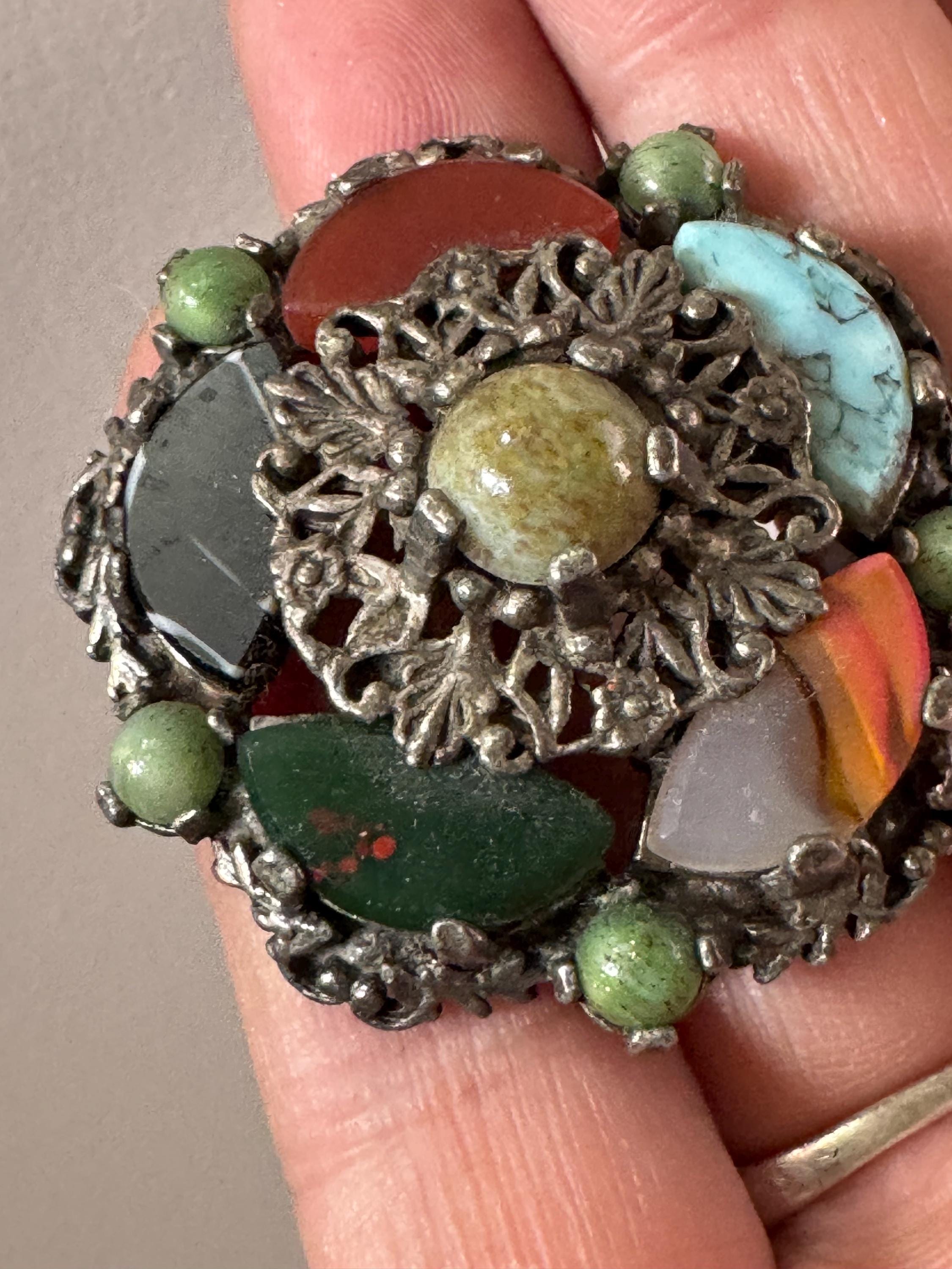 Vintage silver tone Scottish natural  agates pebble glass brooch