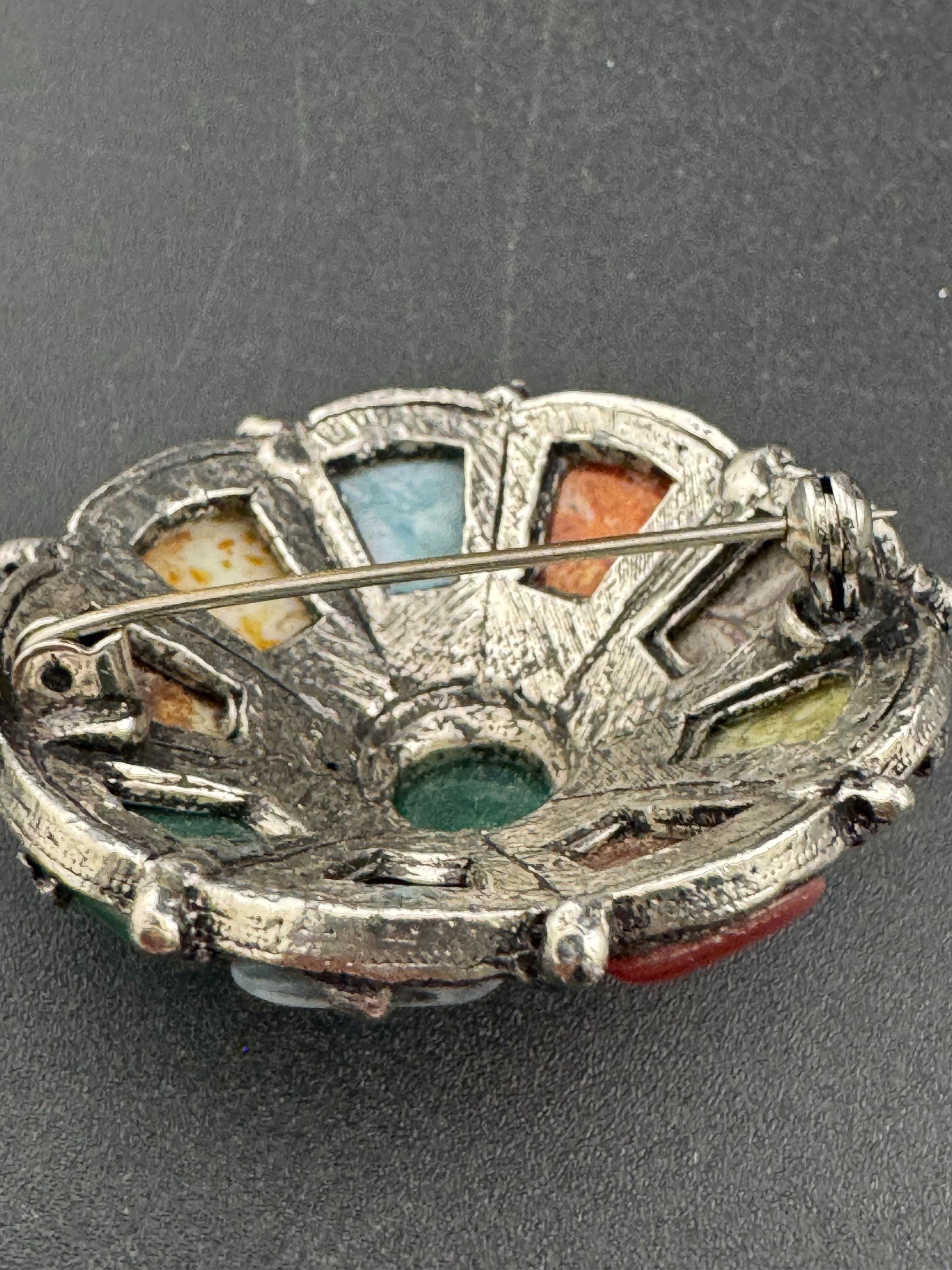 Vintage silver tone Scottish natural agates pebble glass brooch