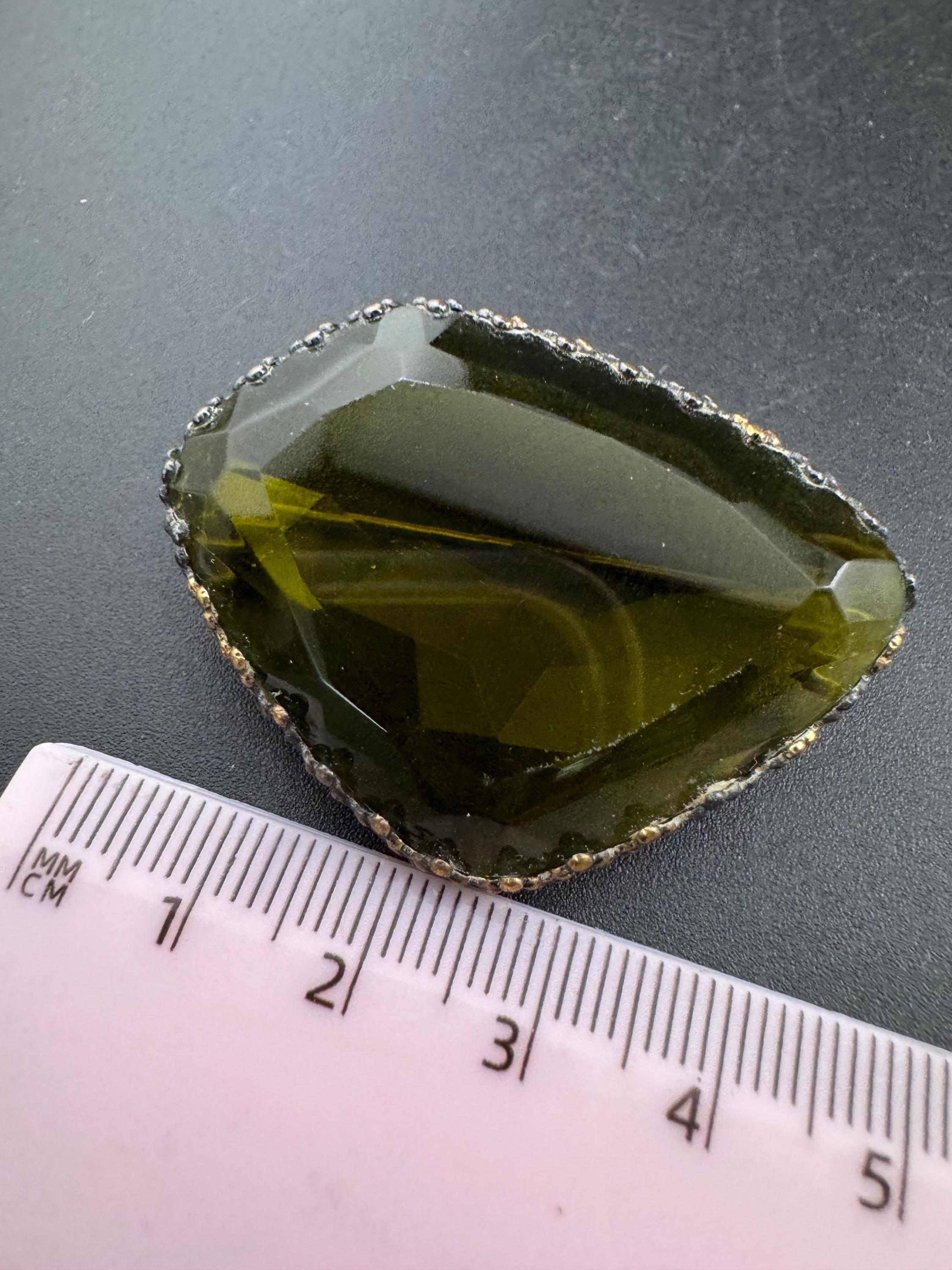 Vintage gold tone Celtic chunky khaki olive green emerald glass brooch