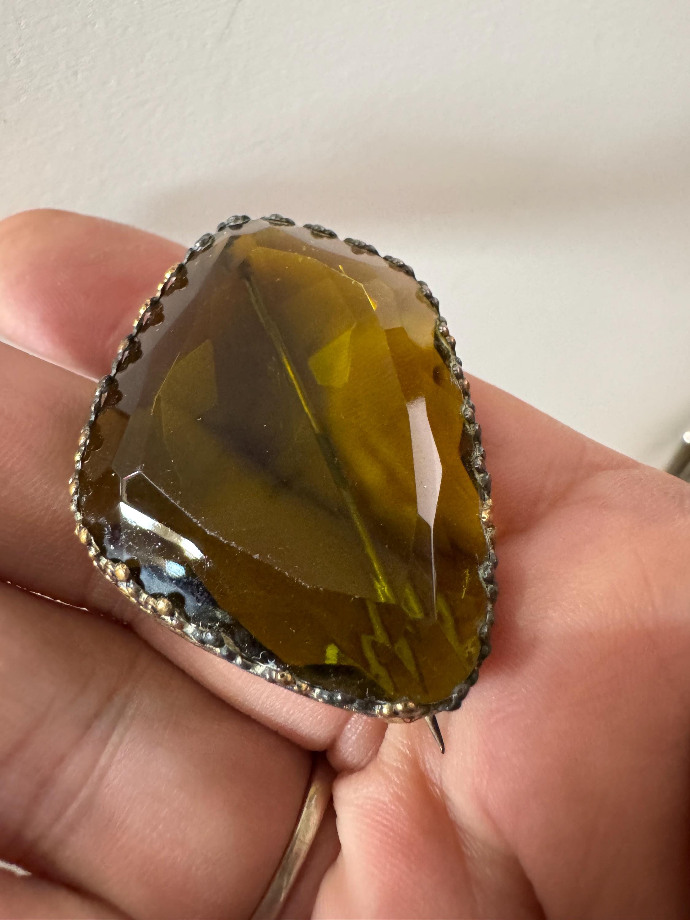 Vintage gold tone Celtic chunky khaki olive green emerald glass brooch