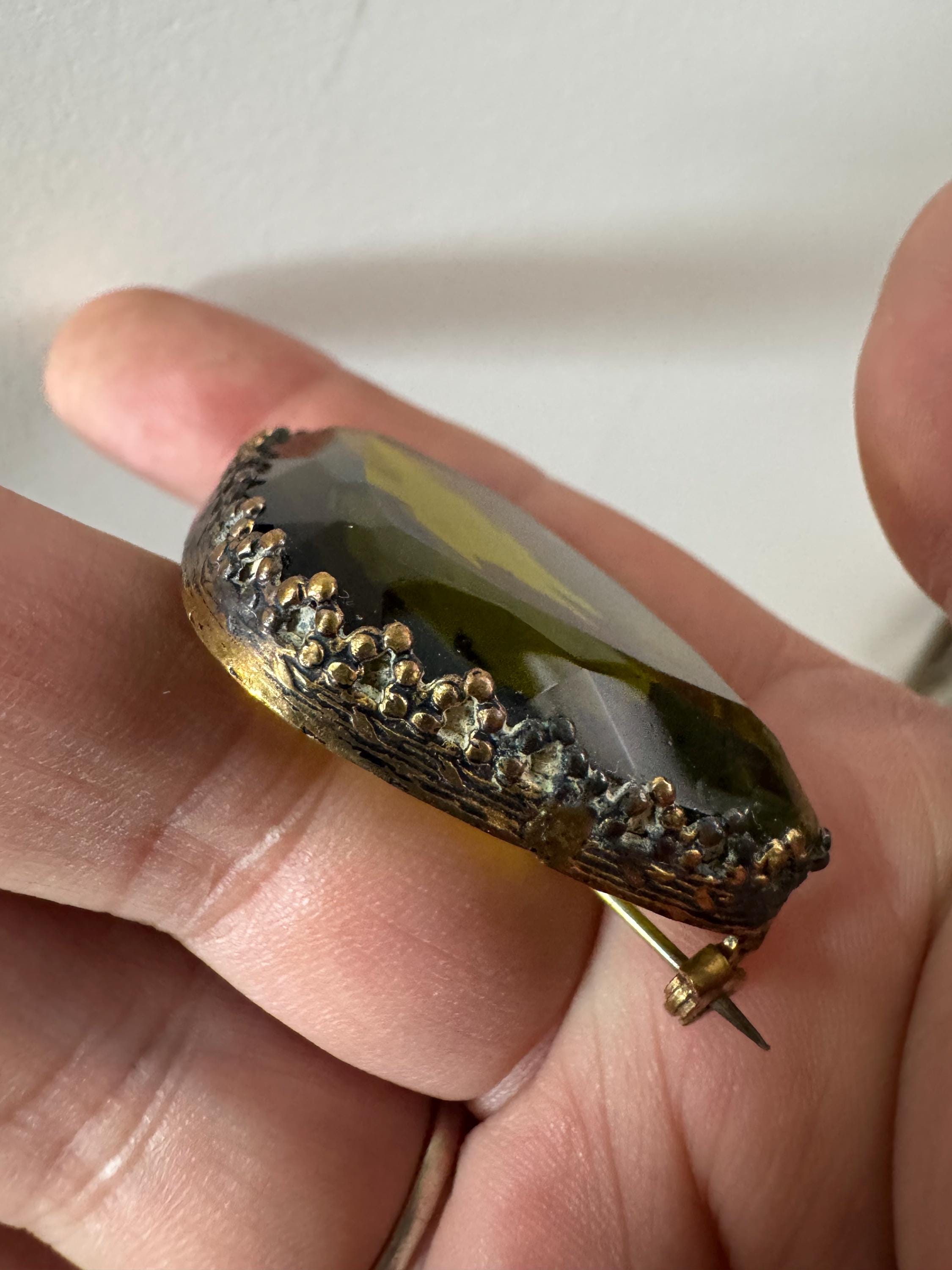 Vintage gold tone Celtic chunky khaki olive green emerald glass brooch