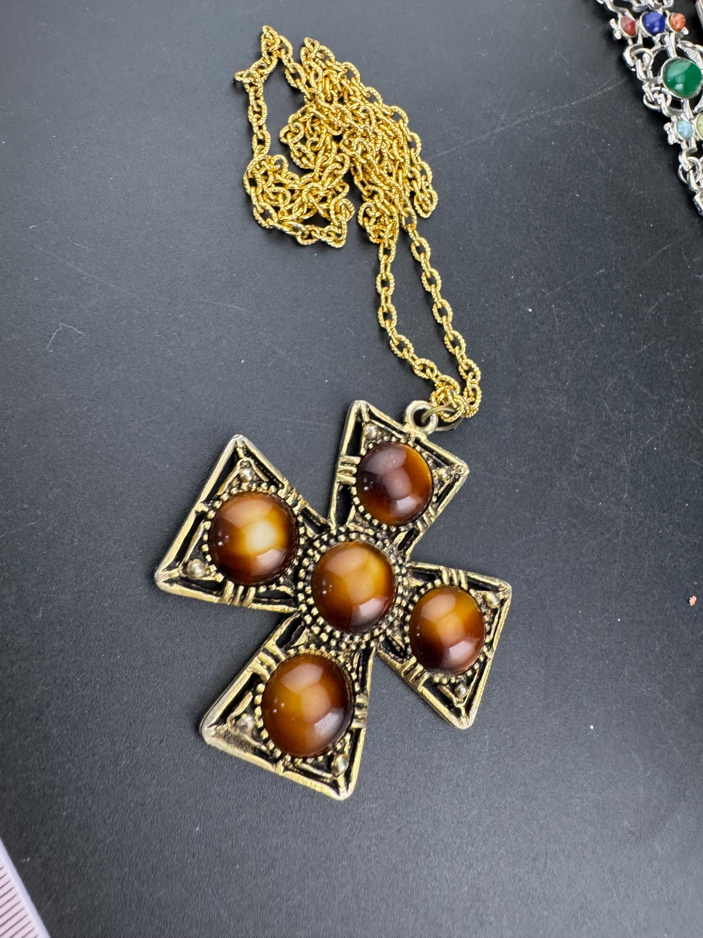 vintage brown faux gemstone cabochons Scottish Celtic cross Pendant necklace gold tone