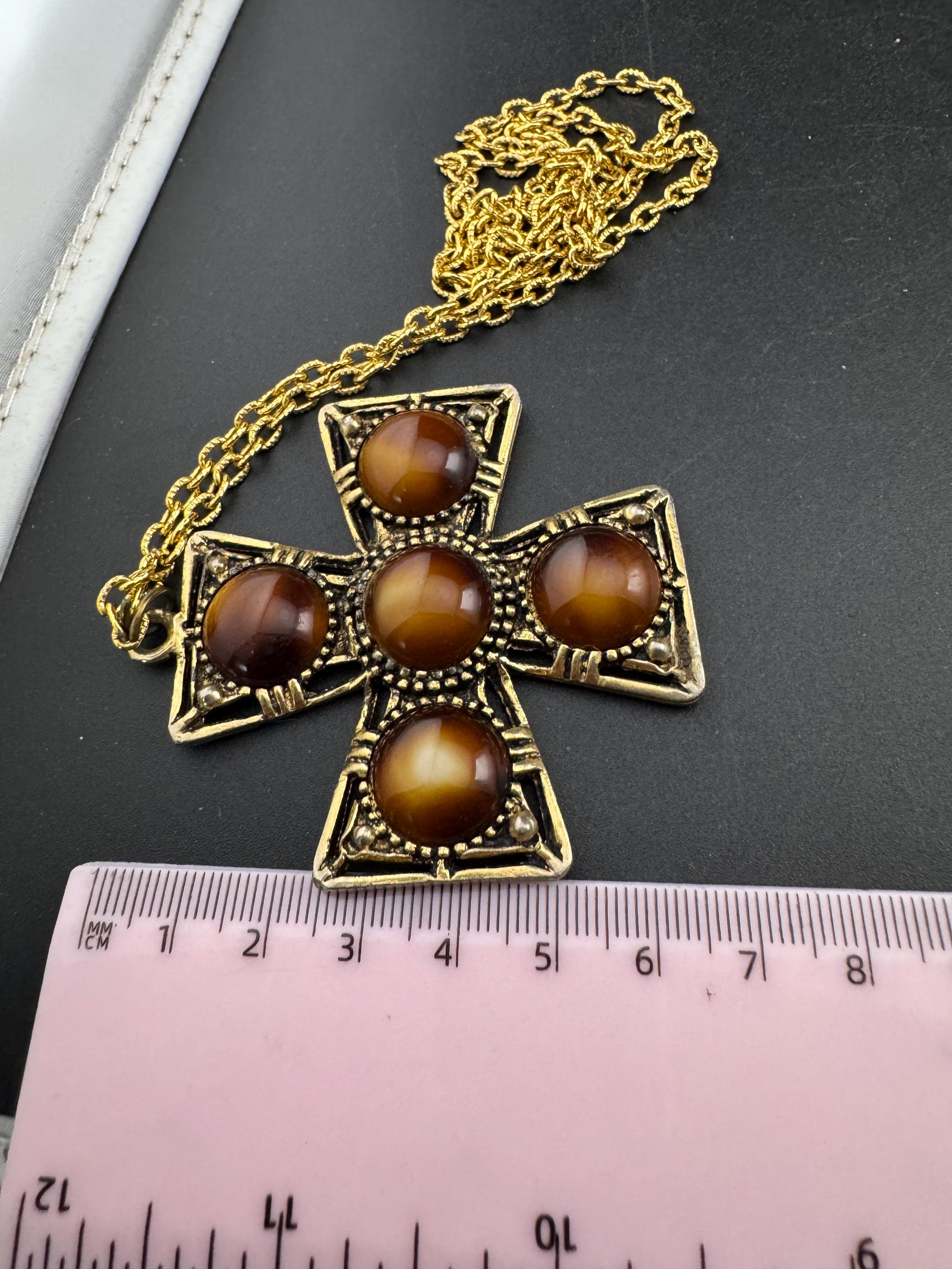 vintage brown faux gemstone cabochons Scottish Celtic cross Pendant necklace gold tone